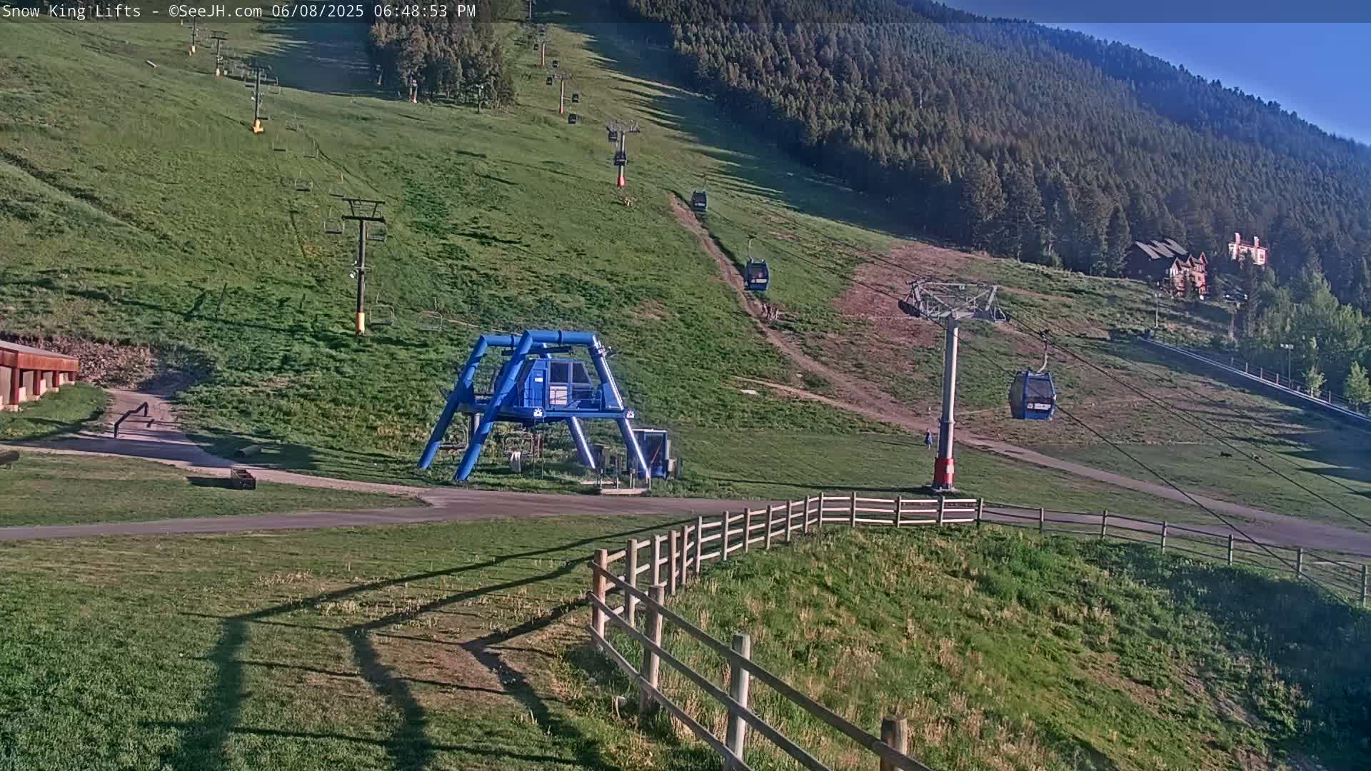 Jackson, Snow King Mountain Ski Slope & Lifts Live Cam - Jackson, Teton, Wyoming, USA