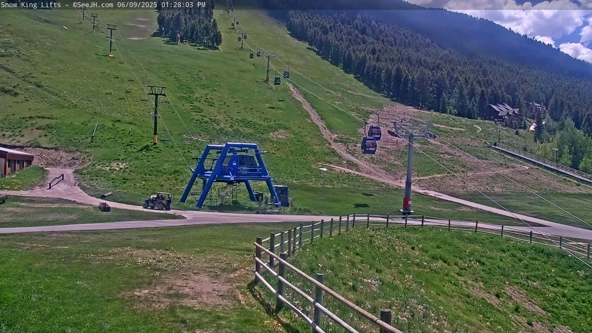 Jackson, Snow King Mountain Ski Slope & Lifts Live Cam - Jackson, Teton, Wyoming, USA