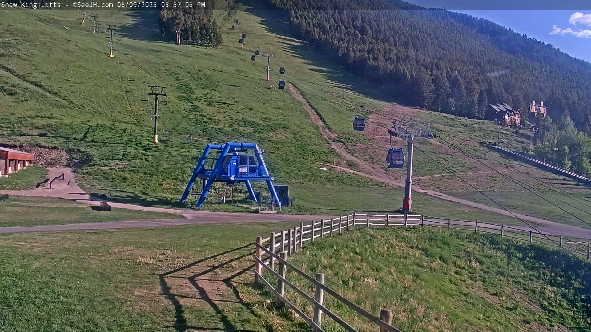Jackson, Snow King Mountain Ski Slope & Lifts Live Cam - Jackson, Teton, Wyoming, USA