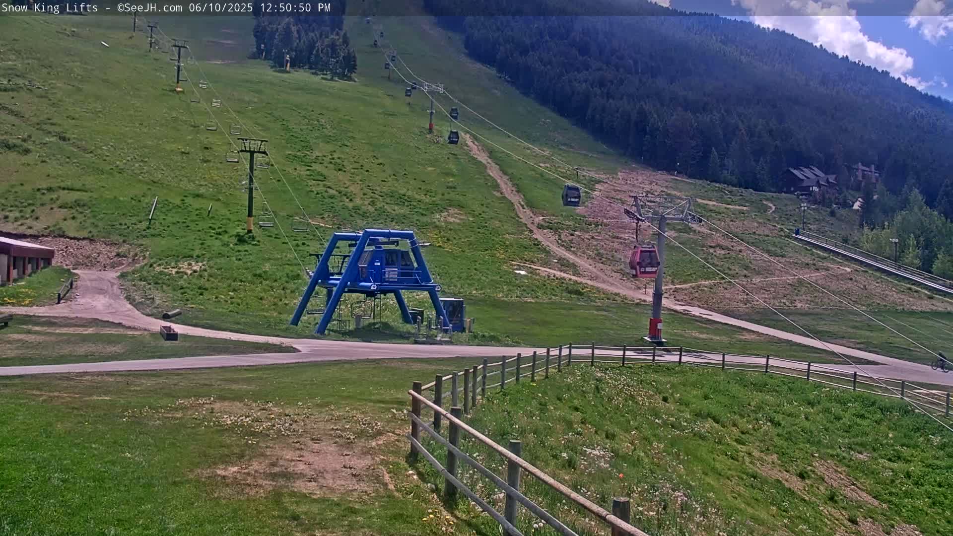 Jackson, Snow King Mountain Ski Slope & Lifts Live Cam - Jackson, Teton, Wyoming, USA