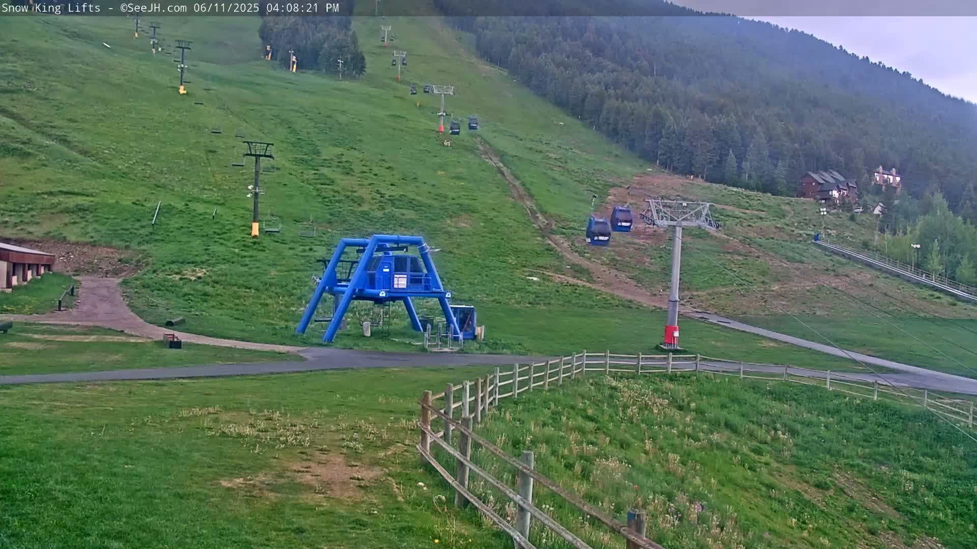 Jackson, Snow King Mountain Ski Slope & Lifts Live Cam - Jackson, Teton, Wyoming, USA