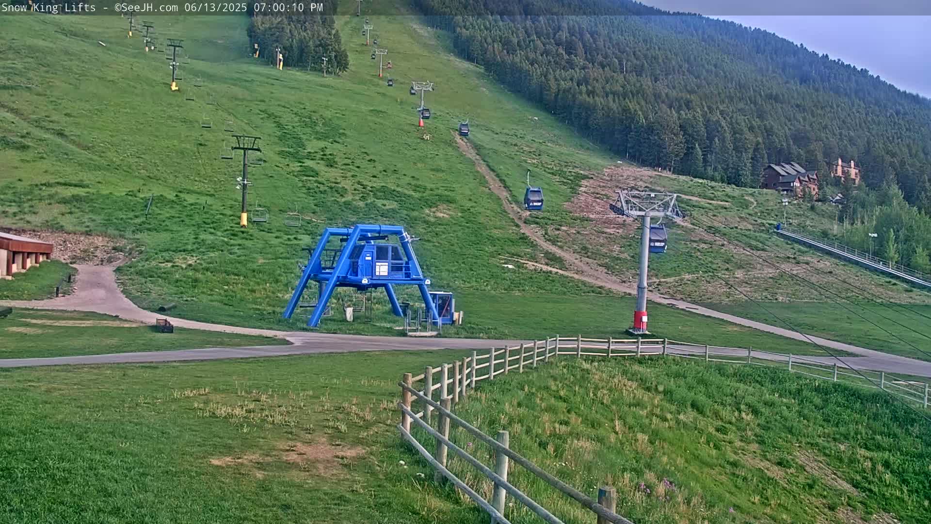 Jackson, Snow King Mountain Ski Slope & Lifts Live Cam - Jackson, Teton, Wyoming, USA
