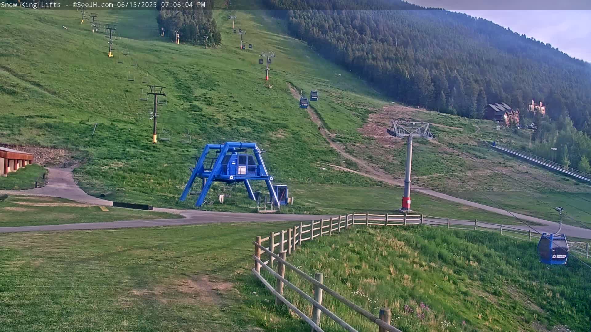 Jackson, Snow King Mountain Ski Slope & Lifts Live Cam - Jackson, Teton, Wyoming, USA