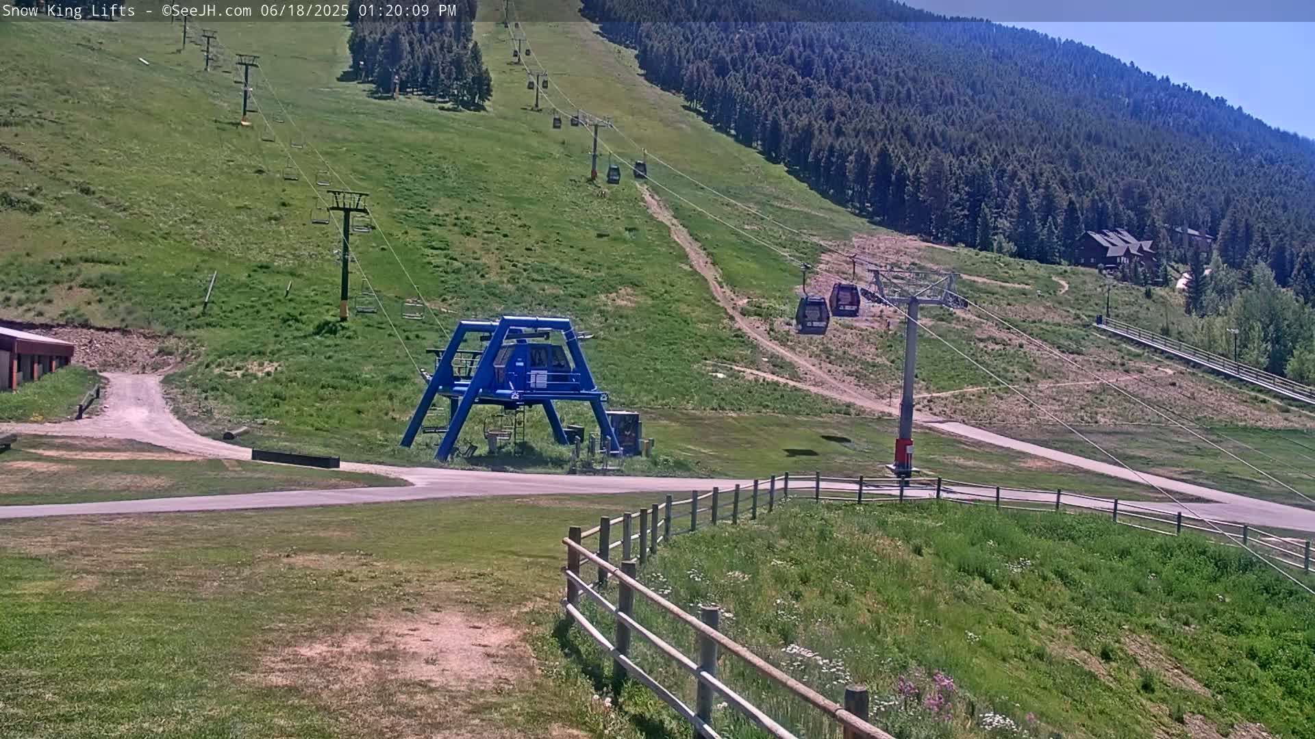 Jackson, Snow King Mountain Ski Slope & Lifts Live Cam - Jackson, Teton, Wyoming, USA