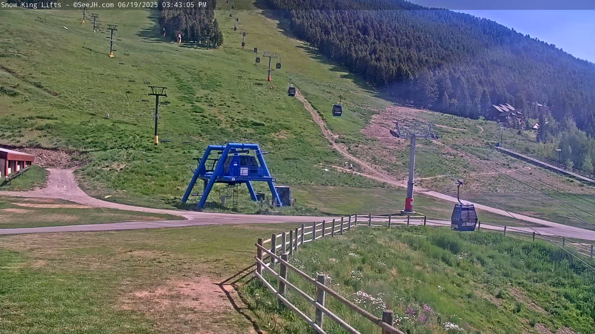 Jackson, Snow King Mountain Ski Slope & Lifts Live Cam - Jackson, Teton, Wyoming, USA