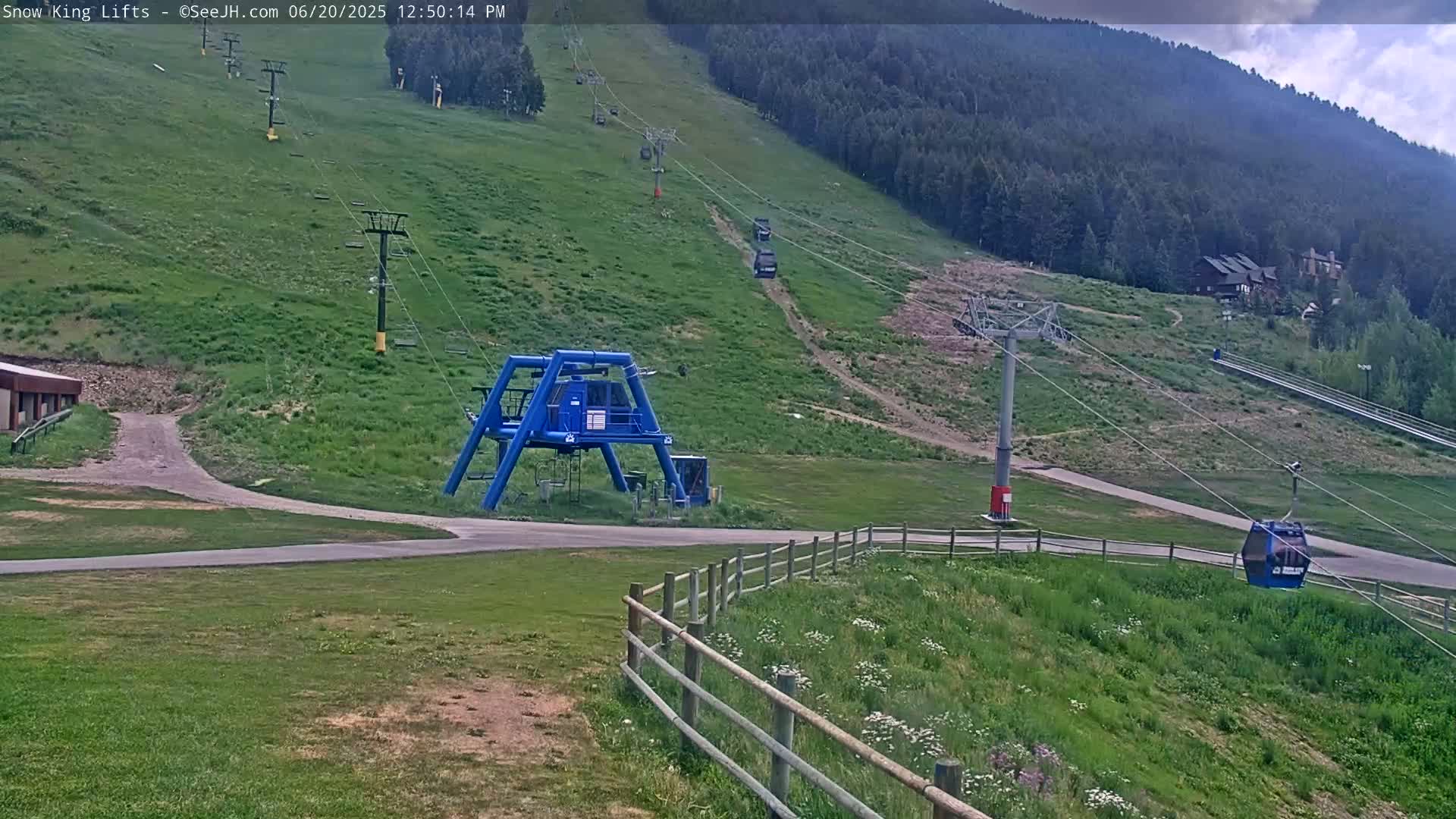 Jackson, Snow King Mountain Ski Slope & Lifts Live Cam - Jackson, Teton, Wyoming, USA