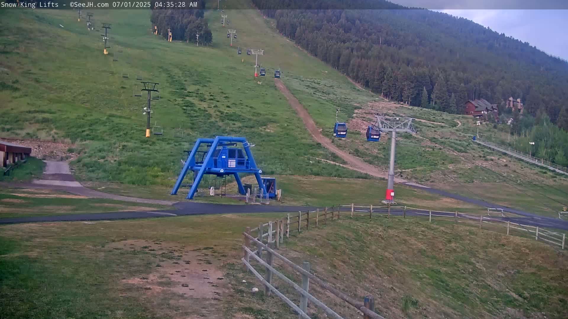 Jackson, Snow King Mountain Ski Slope & Lifts Live Cam - Jackson, Teton, Wyoming, USA