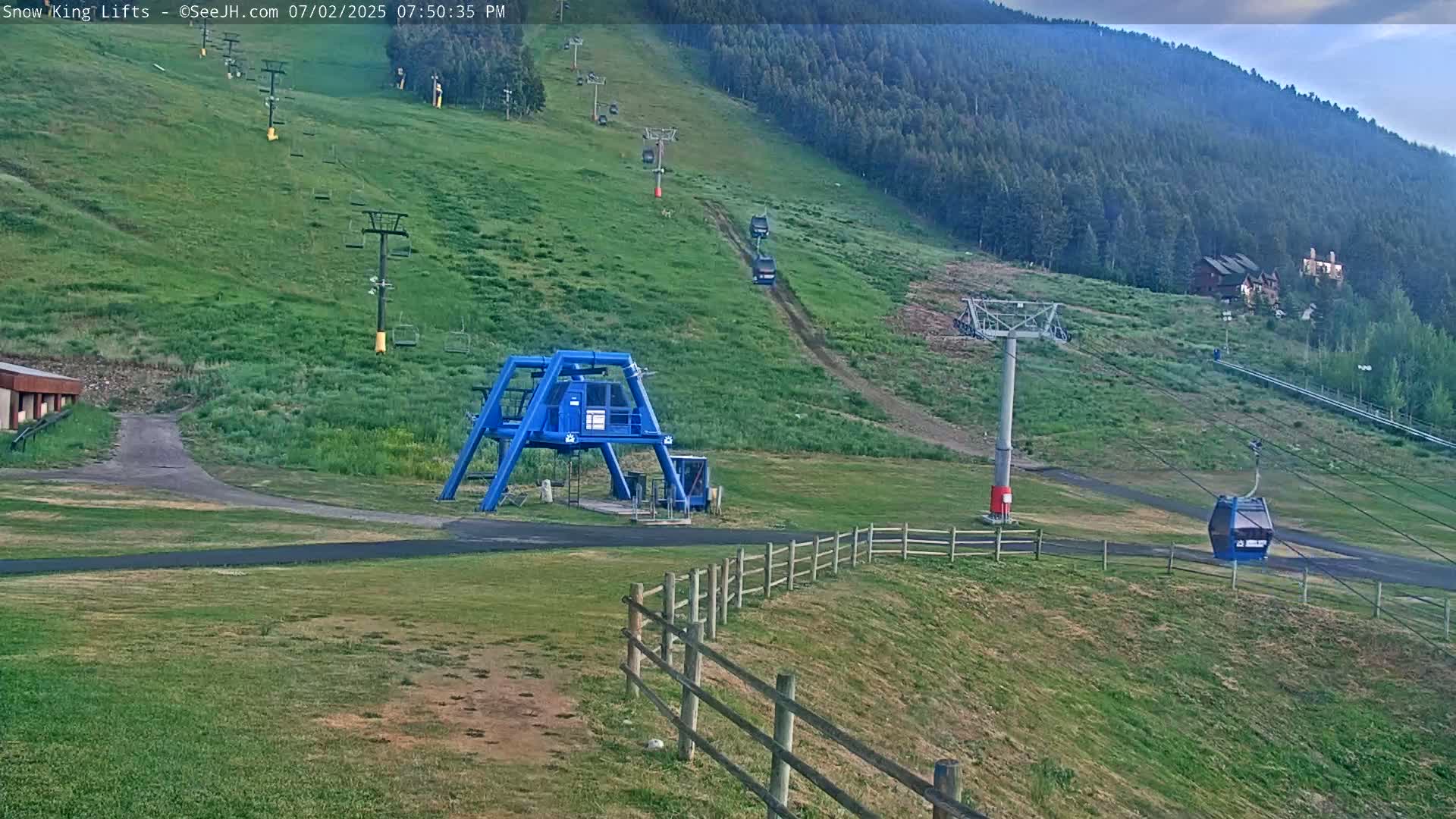 Jackson, Snow King Mountain Ski Slope & Lifts Live Cam - Jackson, Teton, Wyoming, USA