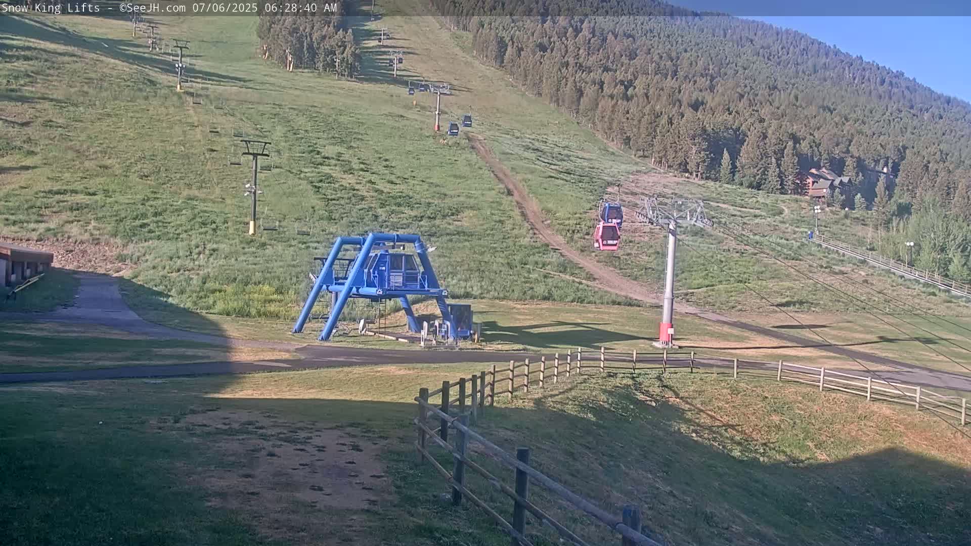 Jackson, Snow King Mountain Ski Slope & Lifts Live Cam - Jackson, Teton, Wyoming, USA