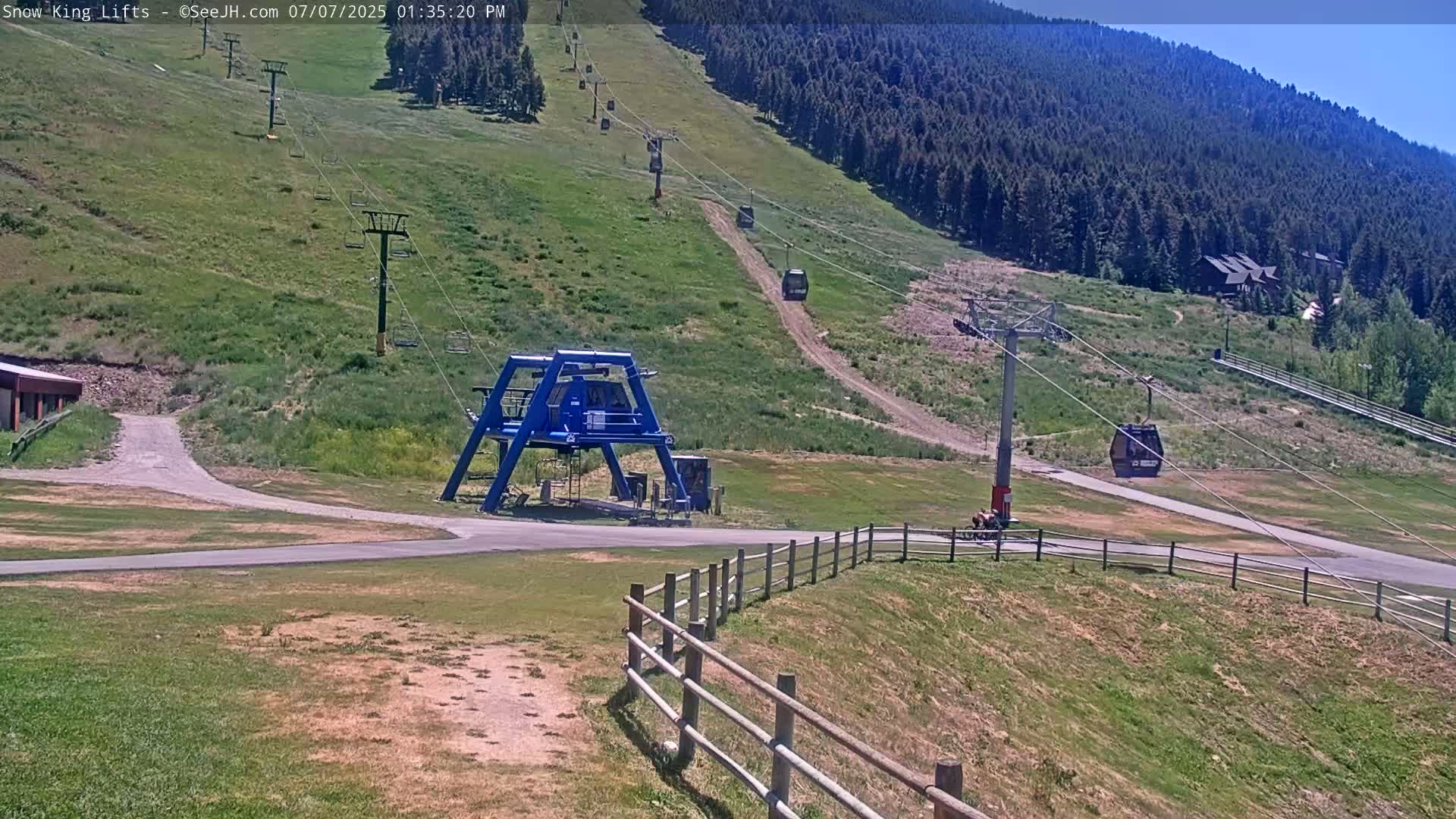 Jackson, Snow King Mountain Ski Slope & Lifts Live Cam - Jackson, Teton, Wyoming, USA