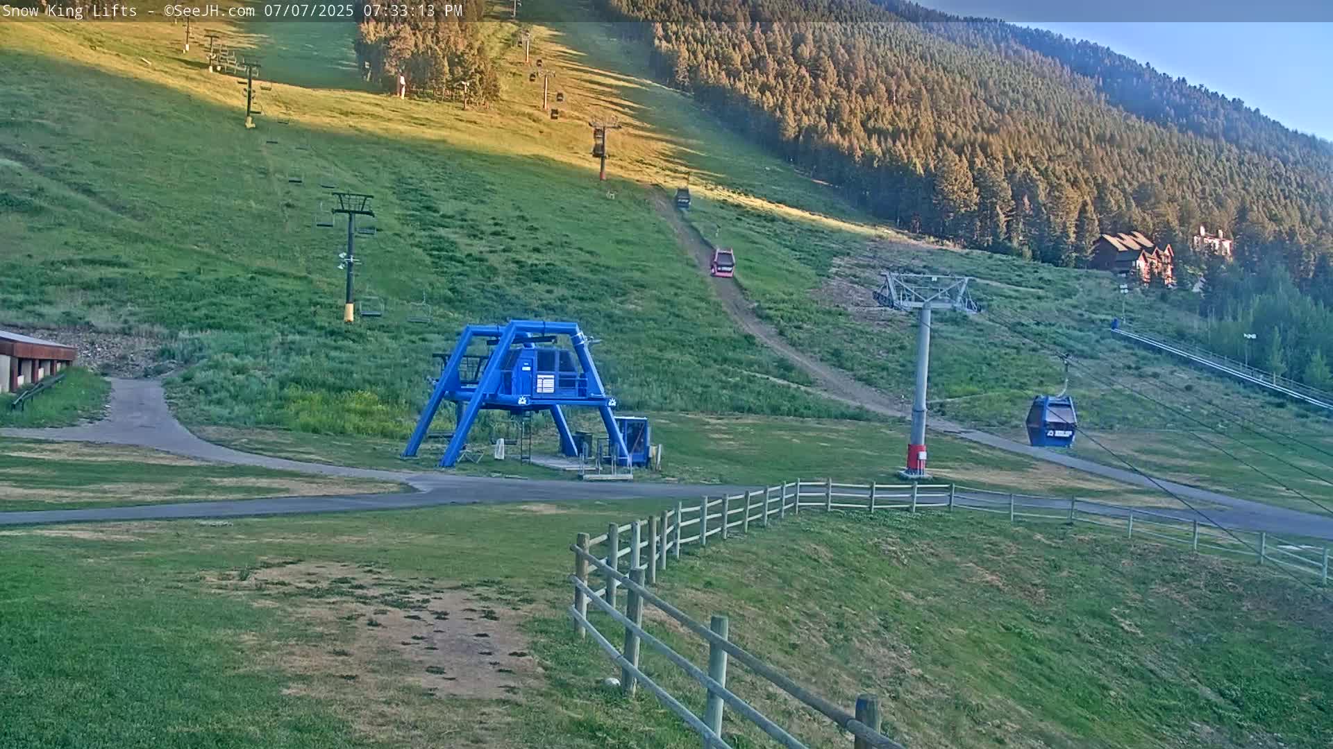 Jackson, Snow King Mountain Ski Slope & Lifts Live Cam - Jackson, Teton, Wyoming, USA