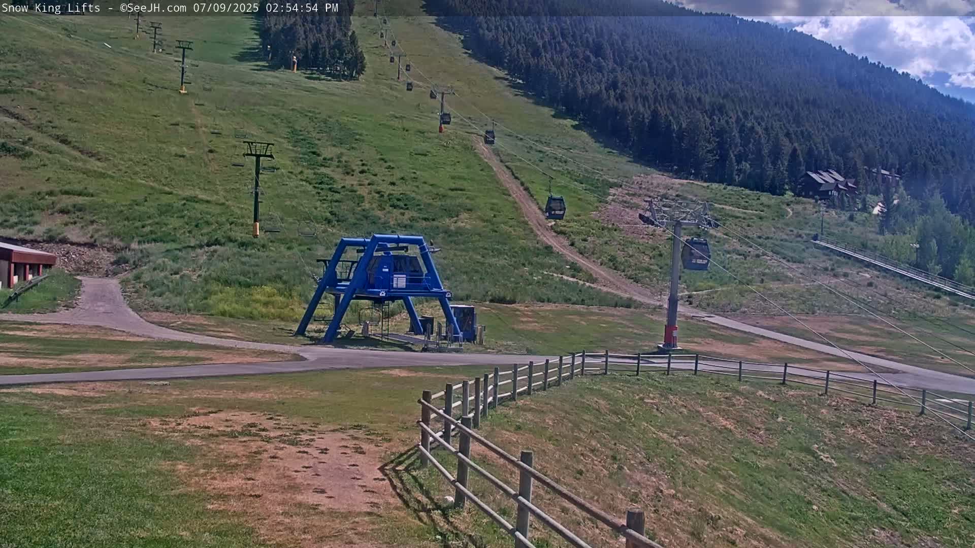 Jackson, Snow King Mountain Ski Slope & Lifts Live Cam - Jackson, Teton, Wyoming, USA
