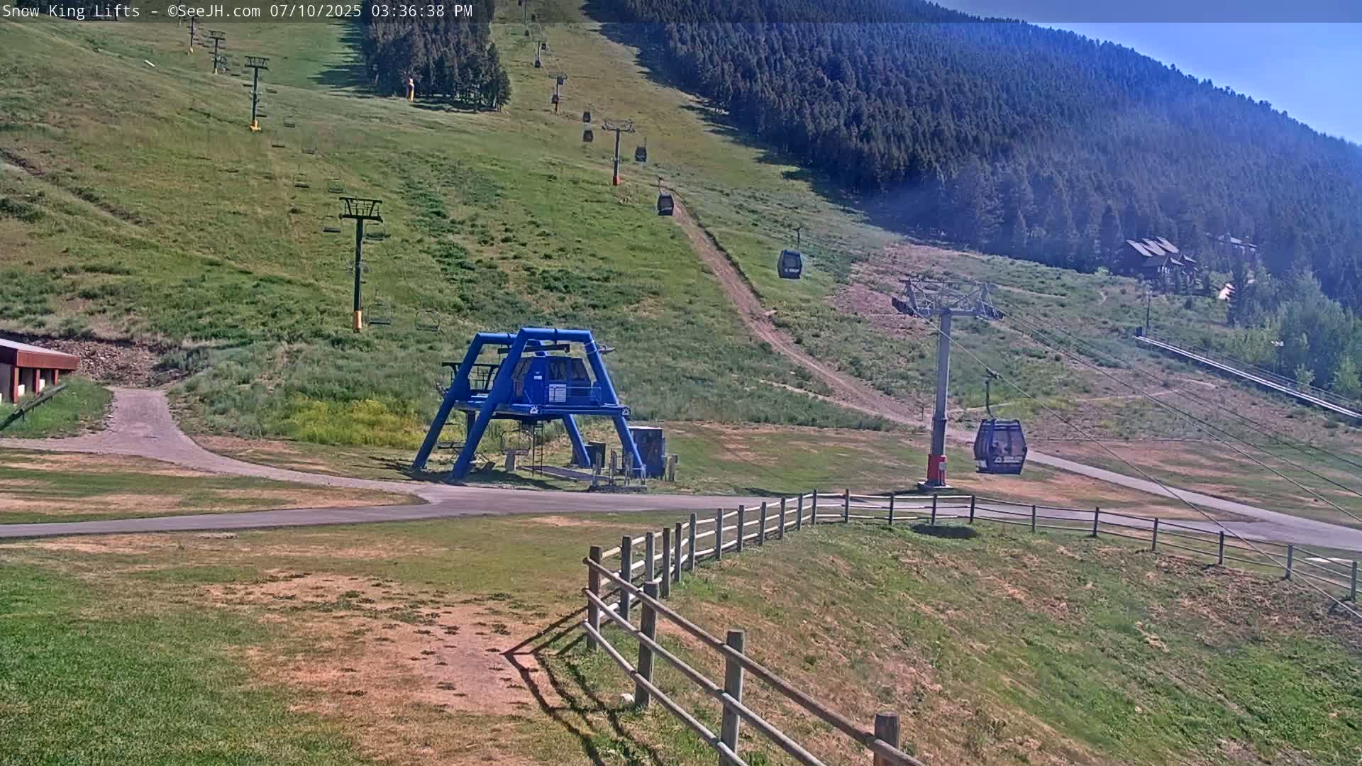 Jackson, Snow King Mountain Ski Slope & Lifts Live Cam - Jackson, Teton, Wyoming, USA