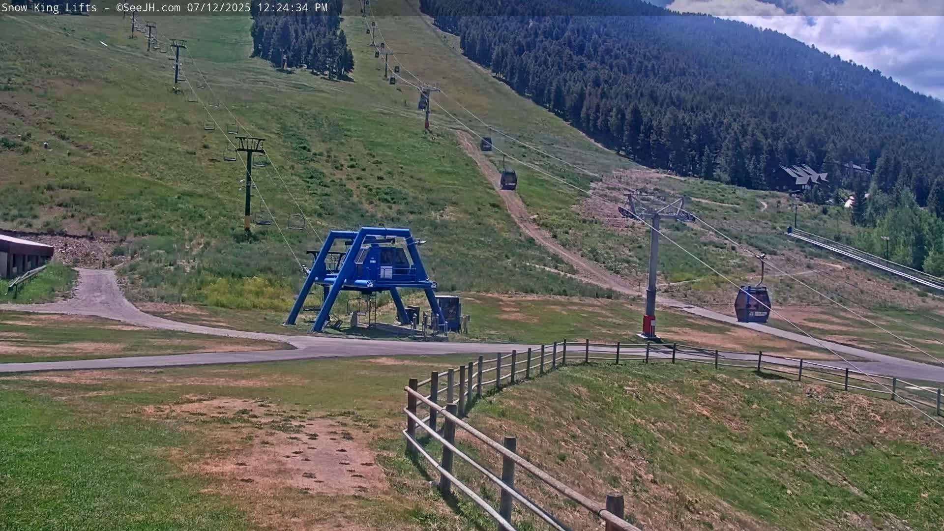 Jackson, Snow King Mountain Ski Slope & Lifts Live Cam - Jackson, Teton, Wyoming, USA