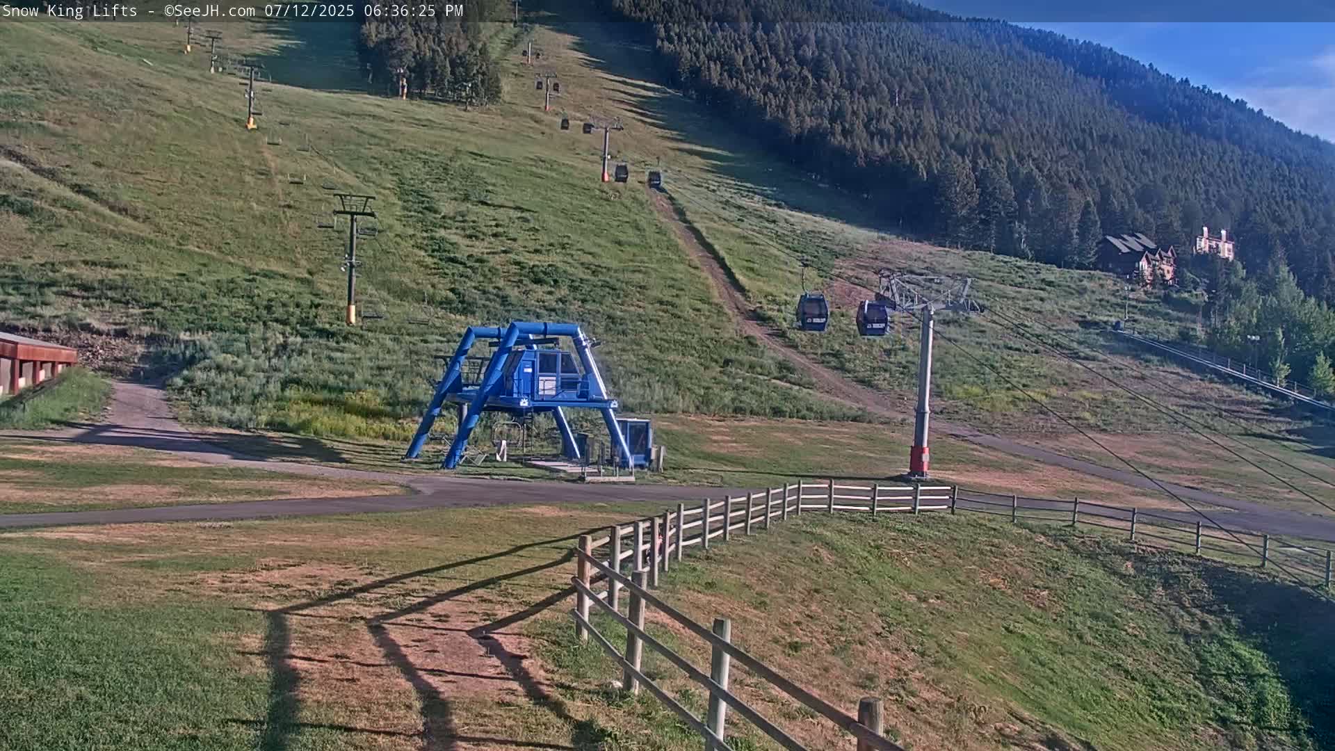 Jackson, Snow King Mountain Ski Slope & Lifts Live Cam - Jackson, Teton, Wyoming, USA