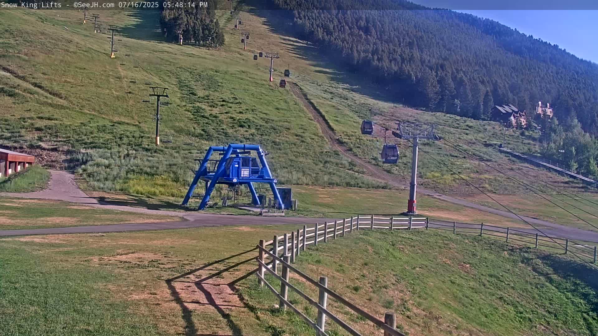 Jackson, Snow King Mountain Ski Slope & Lifts Live Cam - Jackson, Teton, Wyoming, USA