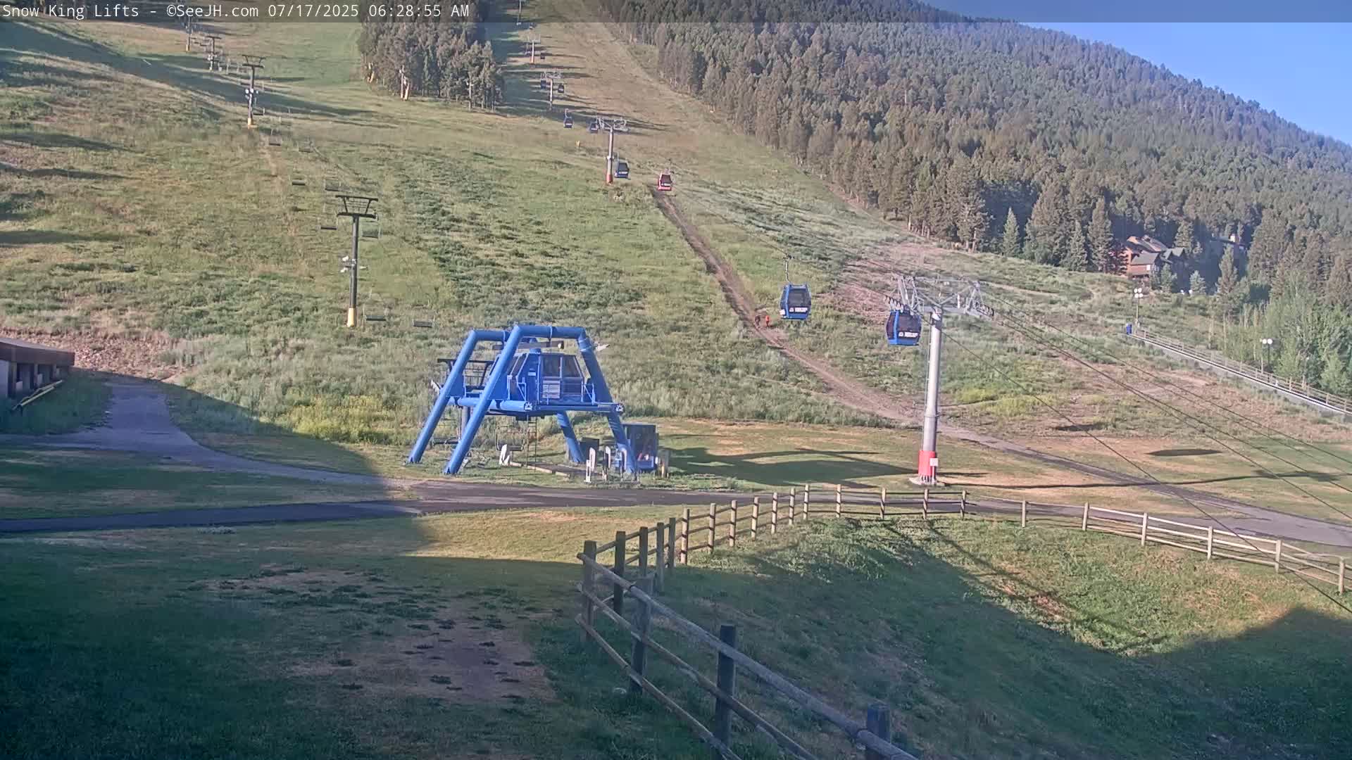 Jackson, Snow King Mountain Ski Slope & Lifts Live Cam - Jackson, Teton, Wyoming, USA