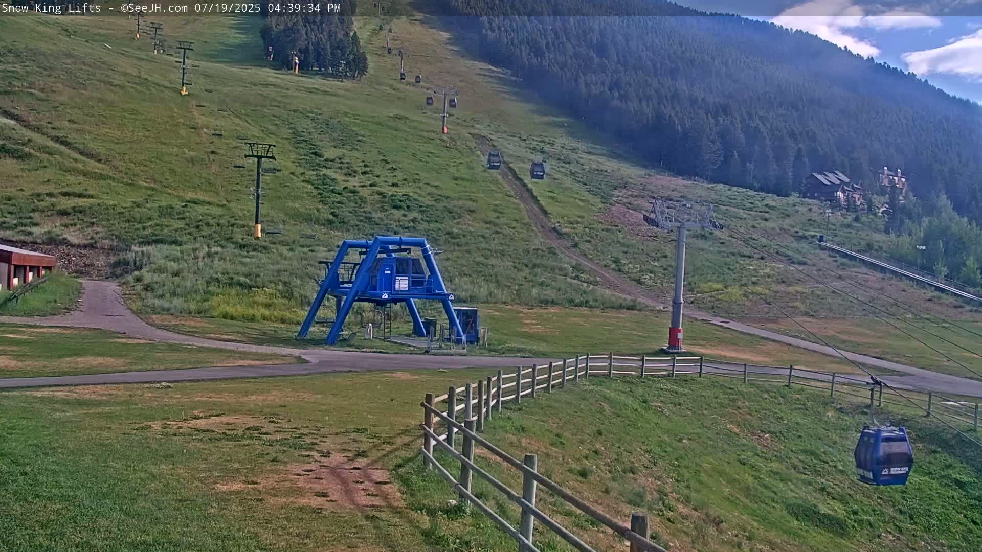 Jackson, Snow King Mountain Ski Slope & Lifts Live Cam - Jackson, Teton, Wyoming, USA
