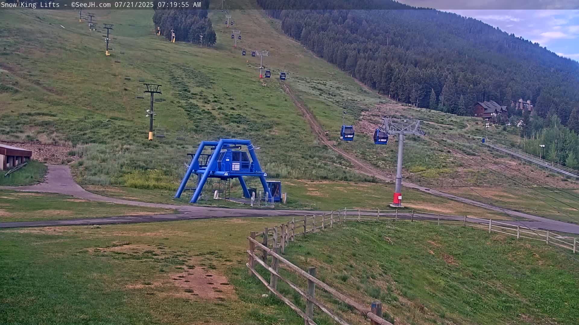 Jackson, Snow King Mountain Ski Slope & Lifts Live Cam - Jackson, Teton, Wyoming, USA