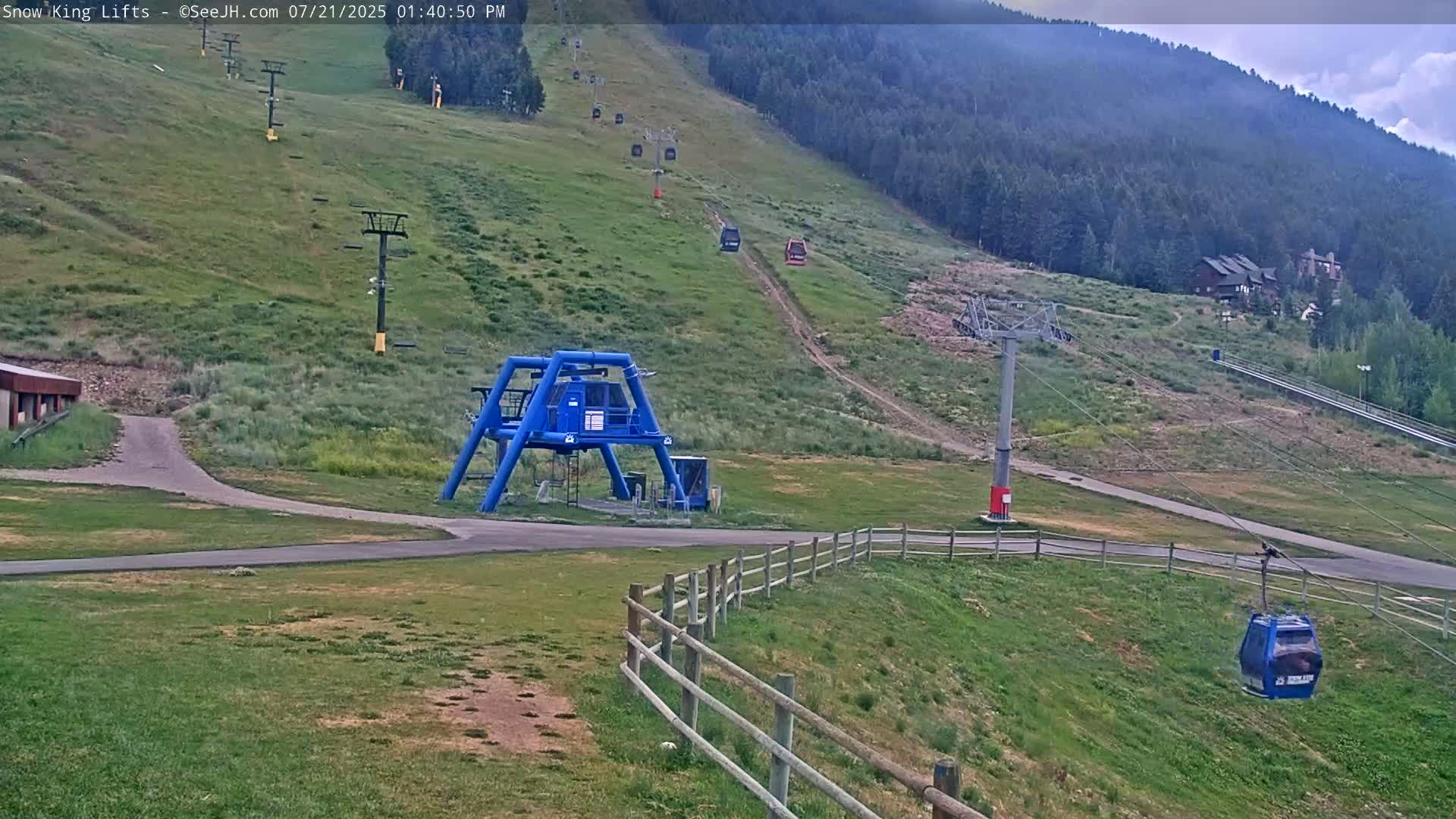 Jackson, Snow King Mountain Ski Slope & Lifts Live Cam - Jackson, Teton, Wyoming, USA