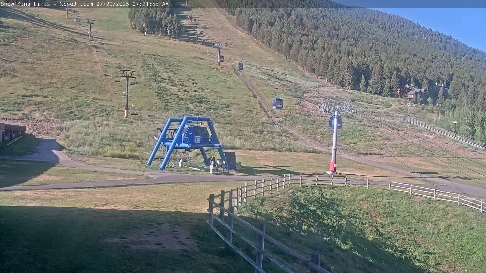 Jackson, Snow King Mountain Ski Slope & Lifts Live Cam - Jackson, Teton, Wyoming, USA