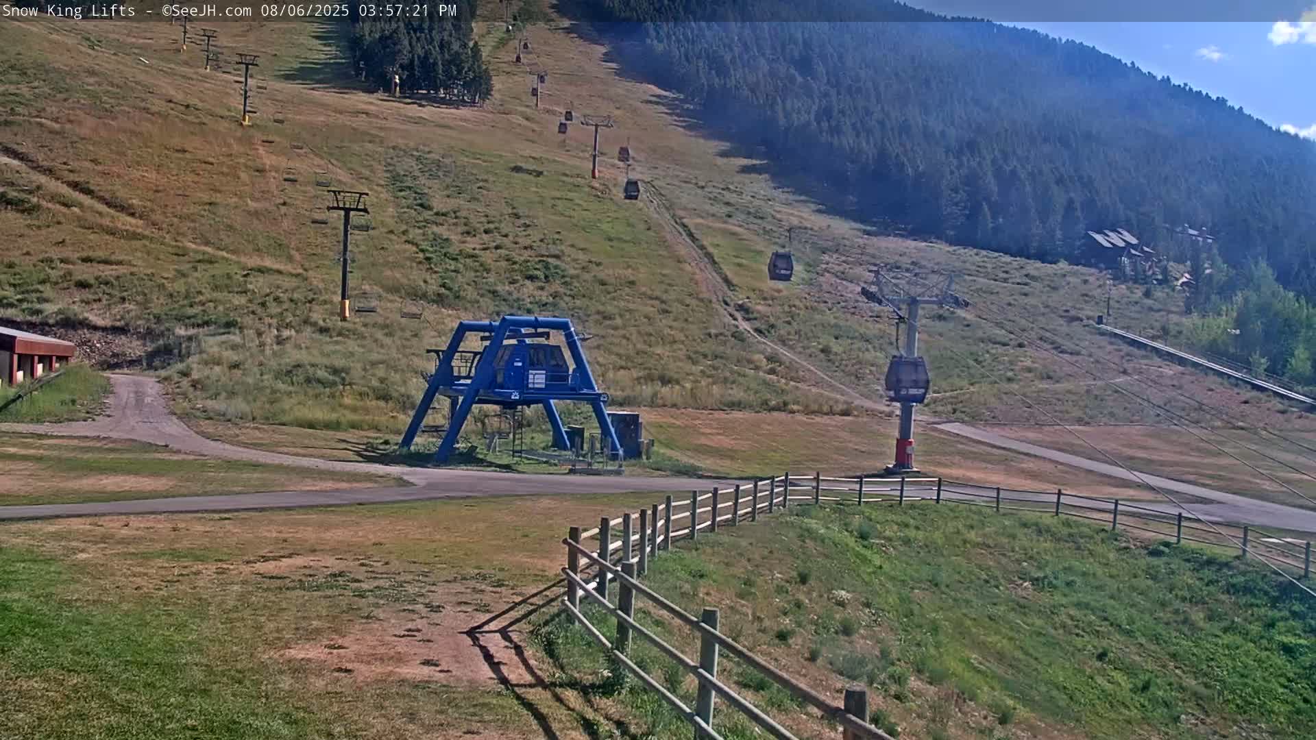 Jackson, Snow King Mountain Ski Slope & Lifts Live Cam - Jackson, Teton, Wyoming, USA