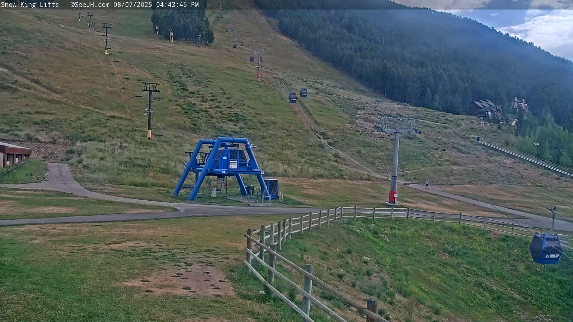 Jackson, Snow King Mountain Ski Slope & Lifts Live Cam - Jackson, Teton, Wyoming, USA