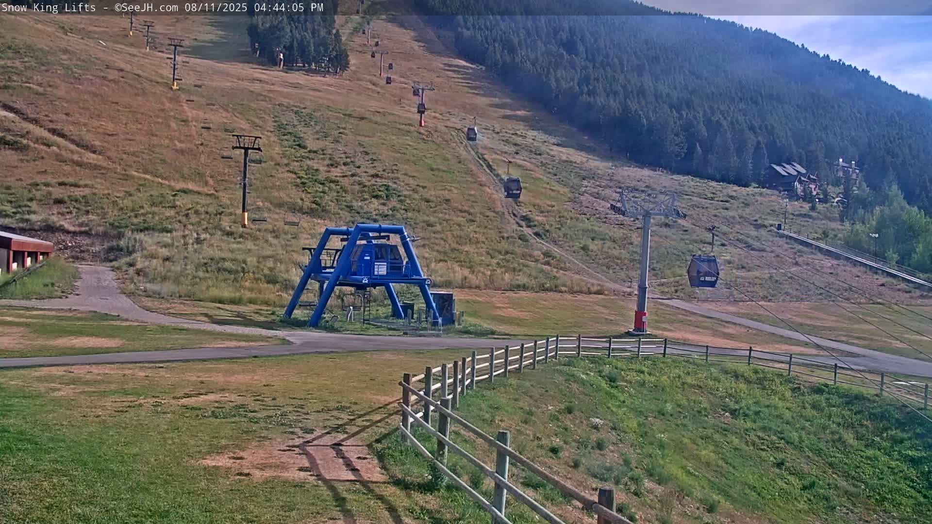 Jackson, Snow King Mountain Ski Slope & Lifts Live Cam - Jackson, Teton, Wyoming, USA