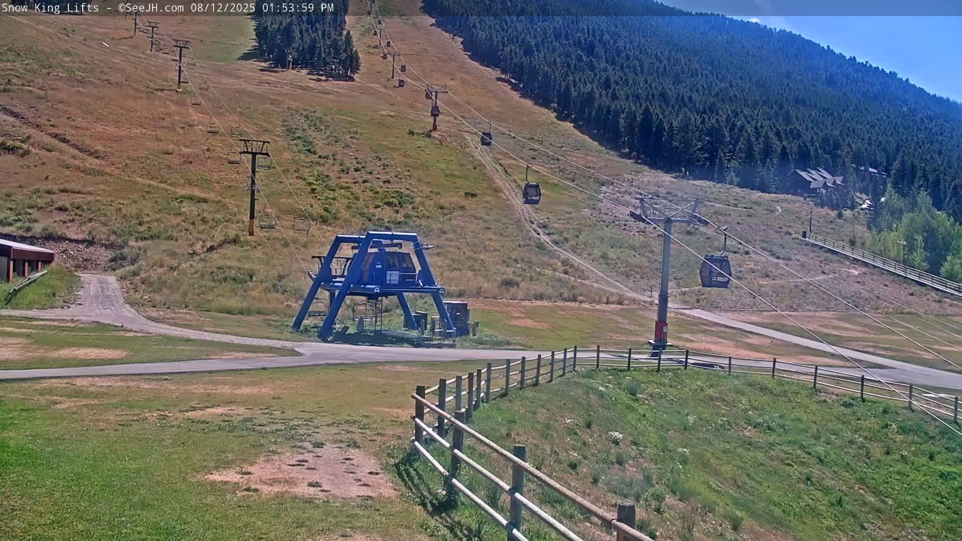 Jackson, Snow King Mountain Ski Slope & Lifts Live Cam - Jackson, Teton, Wyoming, USA