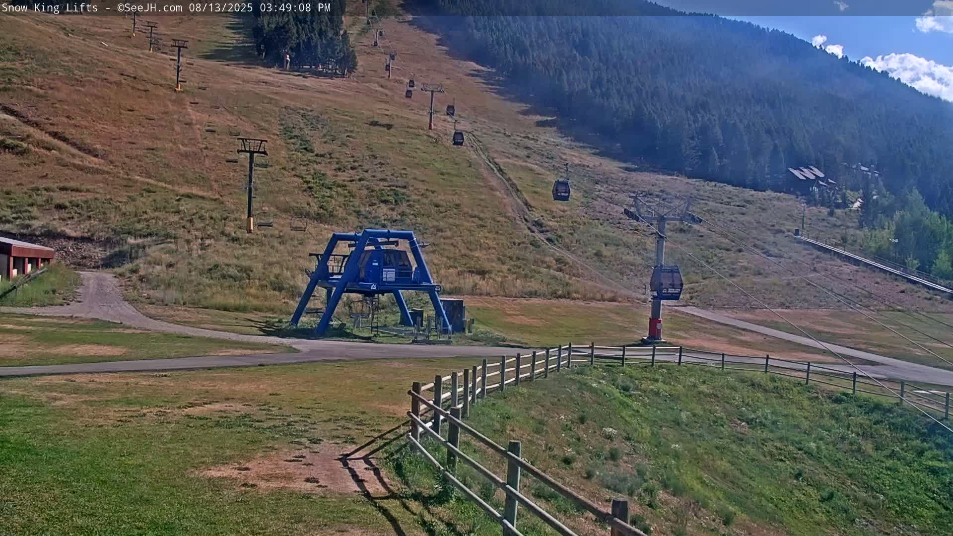 Jackson, Snow King Mountain Ski Slope & Lifts Live Cam - Jackson, Teton, Wyoming, USA