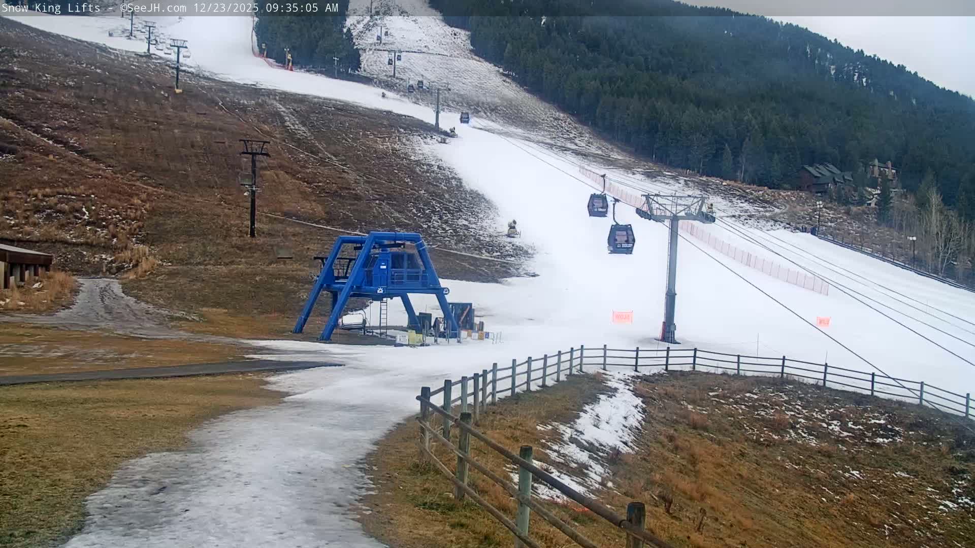 Jackson, Snow King Mountain Ski Slope & Lifts Live Cam - Jackson, Teton, Wyoming, USA