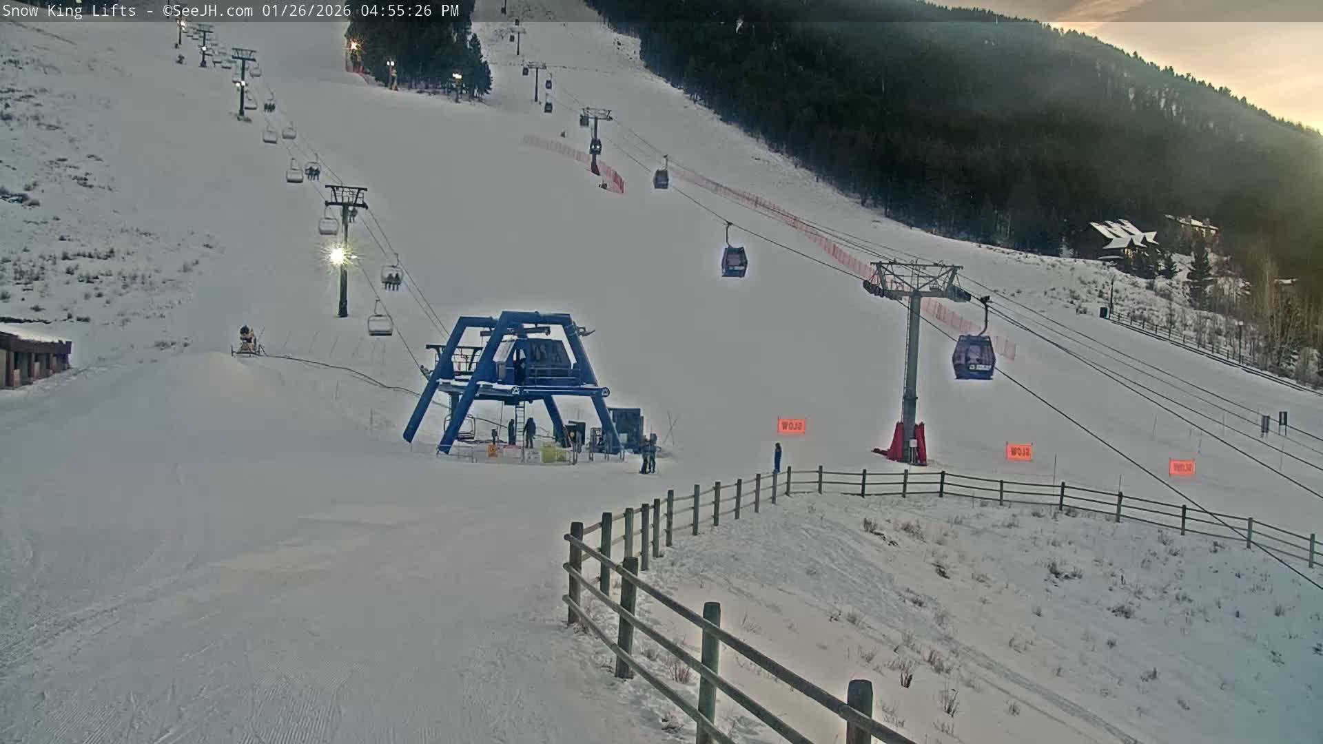 Jackson, Snow King Mountain Ski Slope & Lifts Live Cam - Jackson, Teton, Wyoming, USA