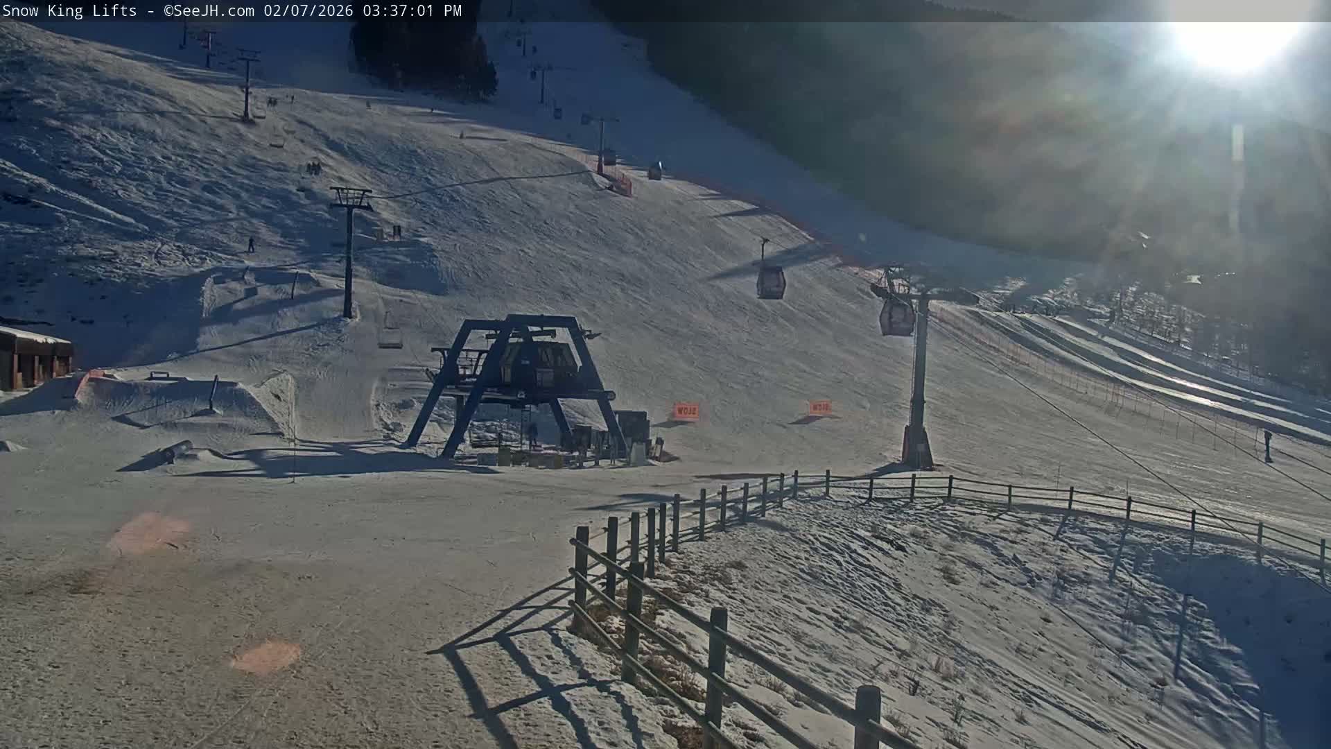 Jackson, Snow King Mountain Ski Slope & Lifts Live Cam - Jackson, Teton, Wyoming, USA