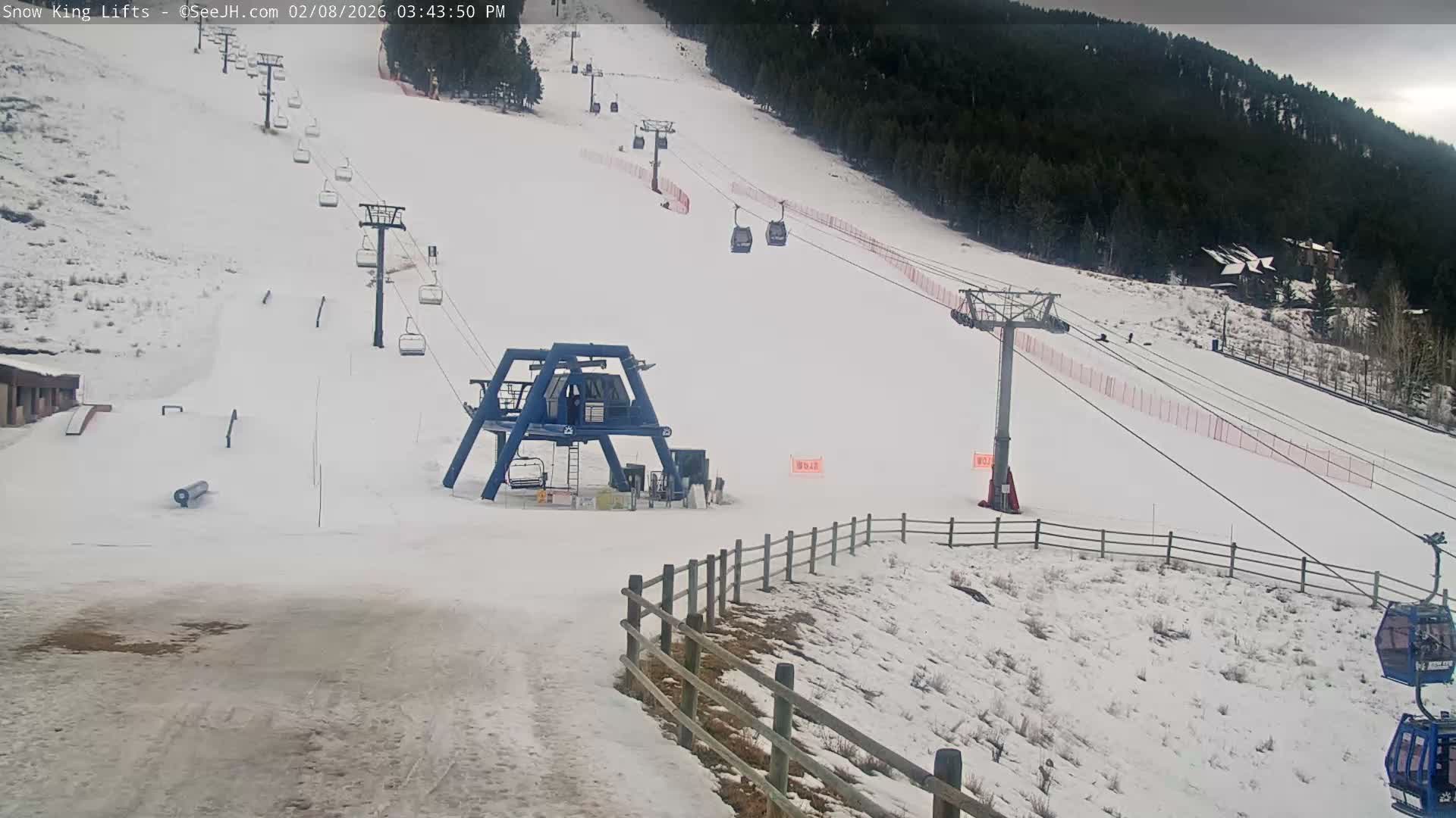 Jackson, Snow King Mountain Ski Slope & Lifts Live Cam - Jackson, Teton, Wyoming, USA