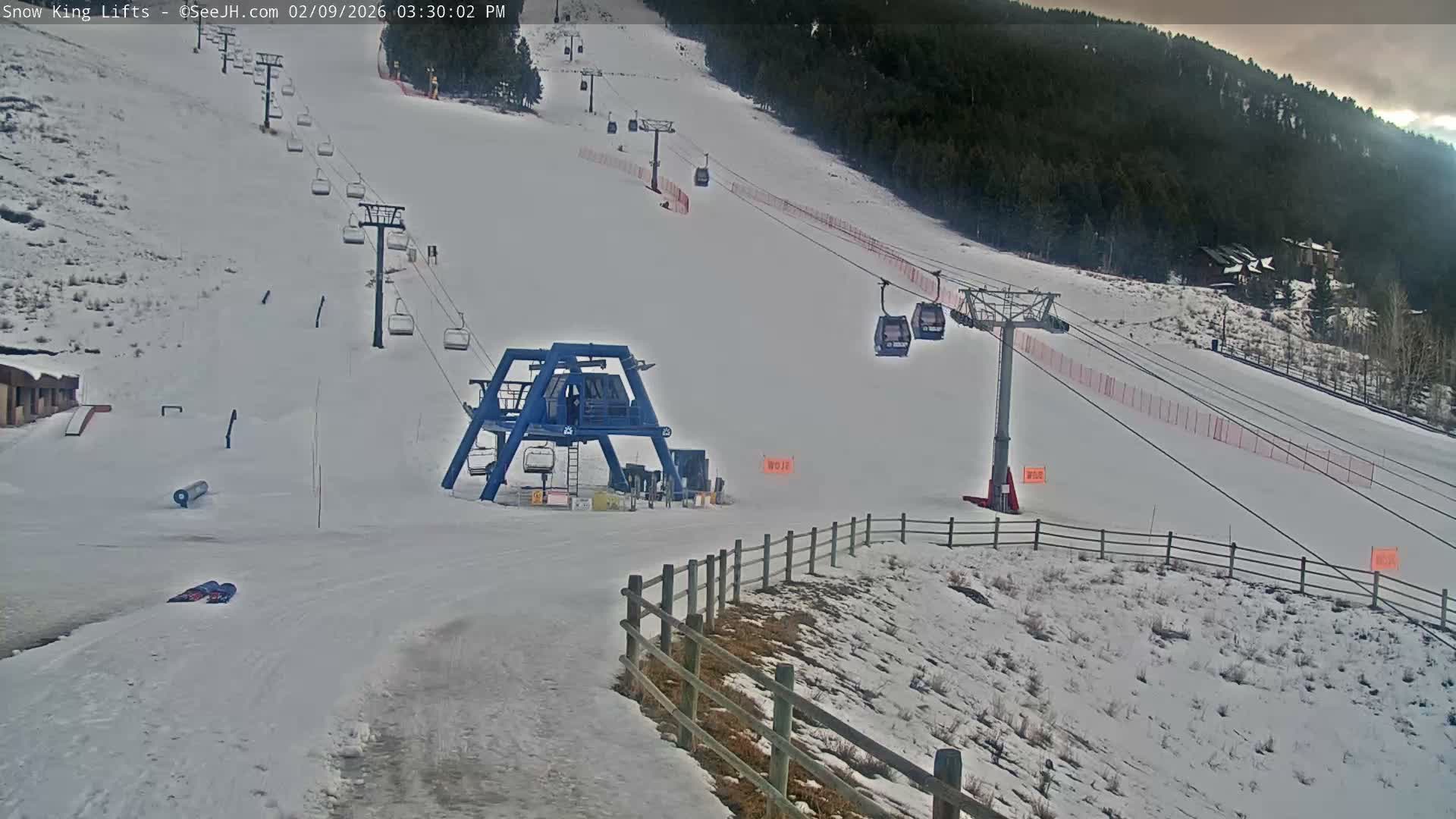 Jackson, Snow King Mountain Ski Slope & Lifts Live Cam - Jackson, Teton, Wyoming, USA