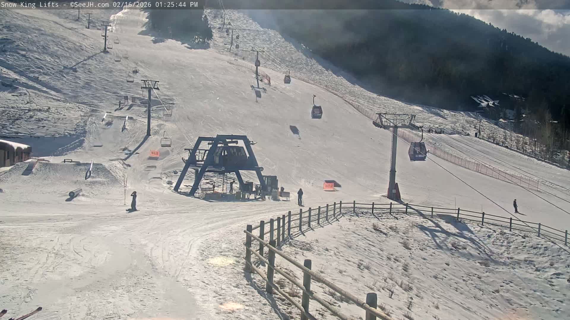 Jackson, Snow King Mountain Ski Slope & Lifts Live Cam - Jackson, Teton, Wyoming, USA