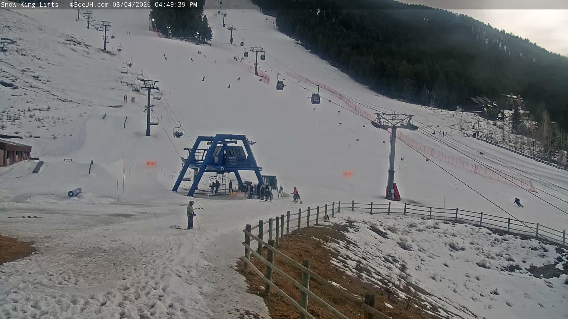 Jackson, Snow King Mountain Ski Slope & Lifts Live Cam - Jackson, Teton, Wyoming, USA