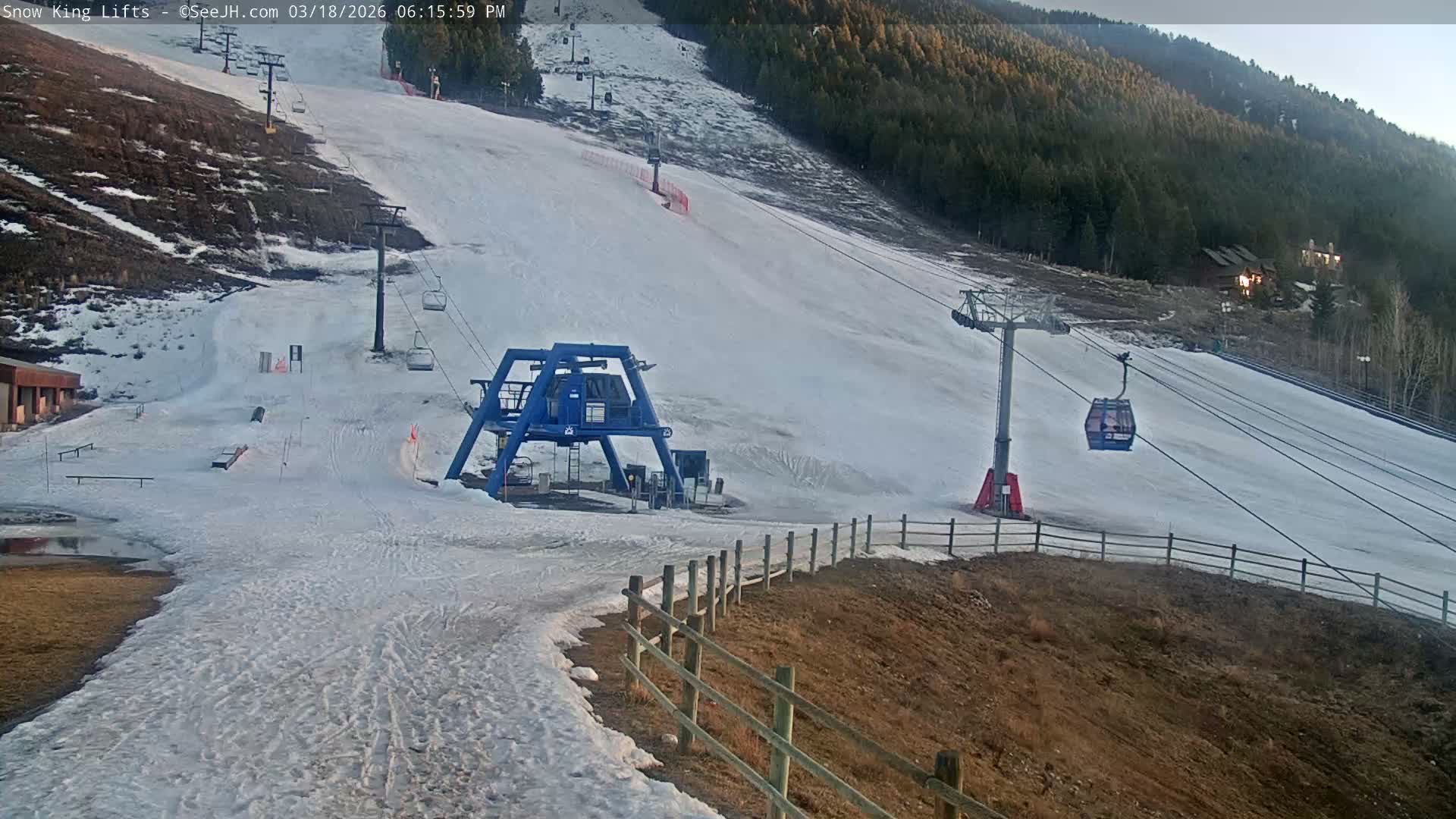 Jackson, Snow King Mountain Ski Slope & Lifts Live Cam - Jackson, Teton, Wyoming, USA
