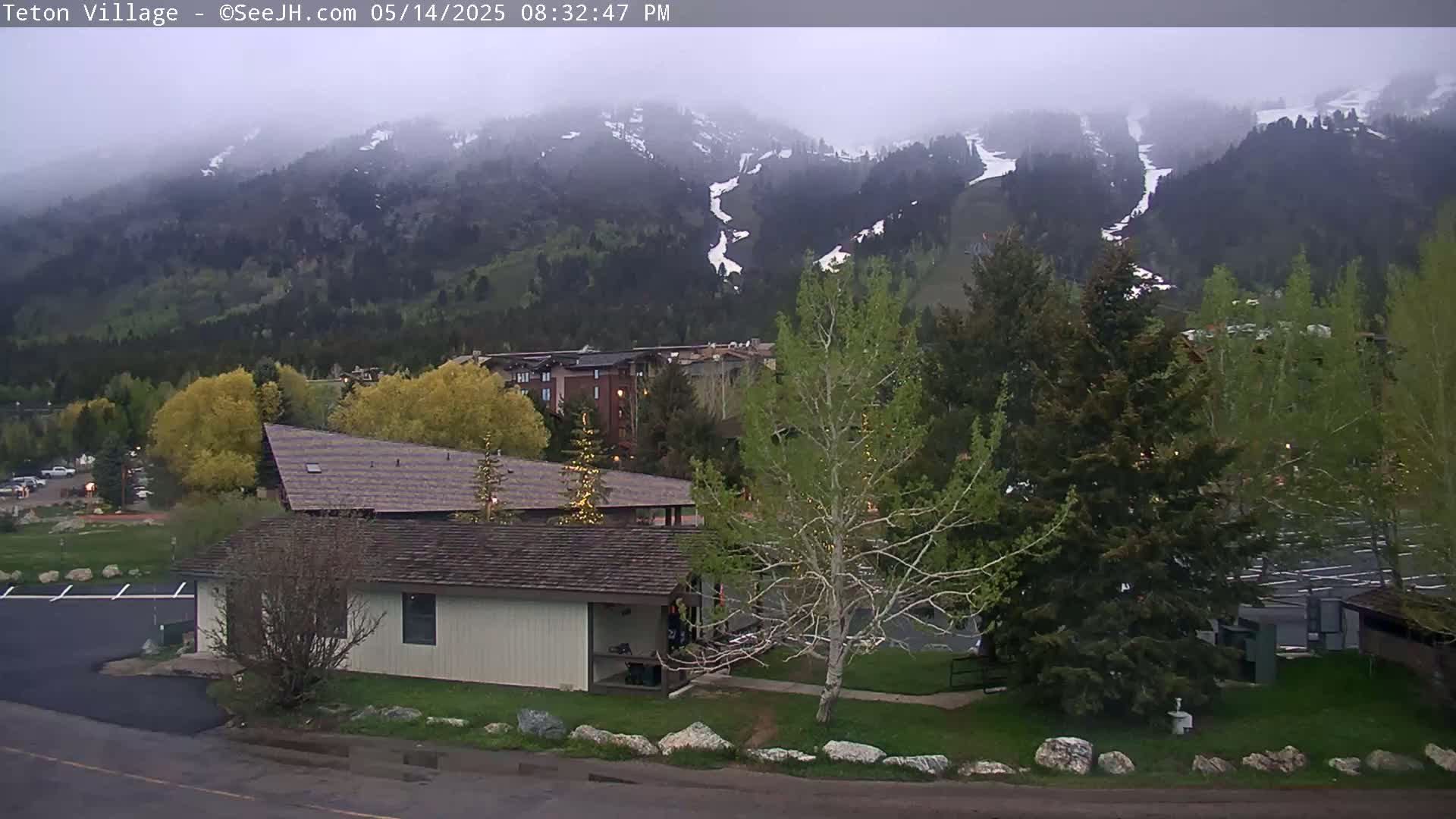 Teton Village & Grand Tetons Ski Slopes Live Cam - Teton Village , Teton, Wyoming, USA