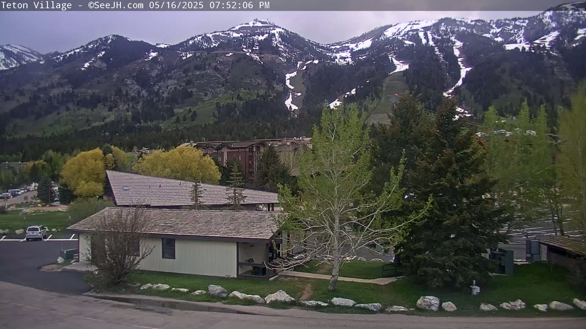 Teton Village & Grand Tetons Ski Slopes Live Cam - Teton Village , Teton, Wyoming, USA