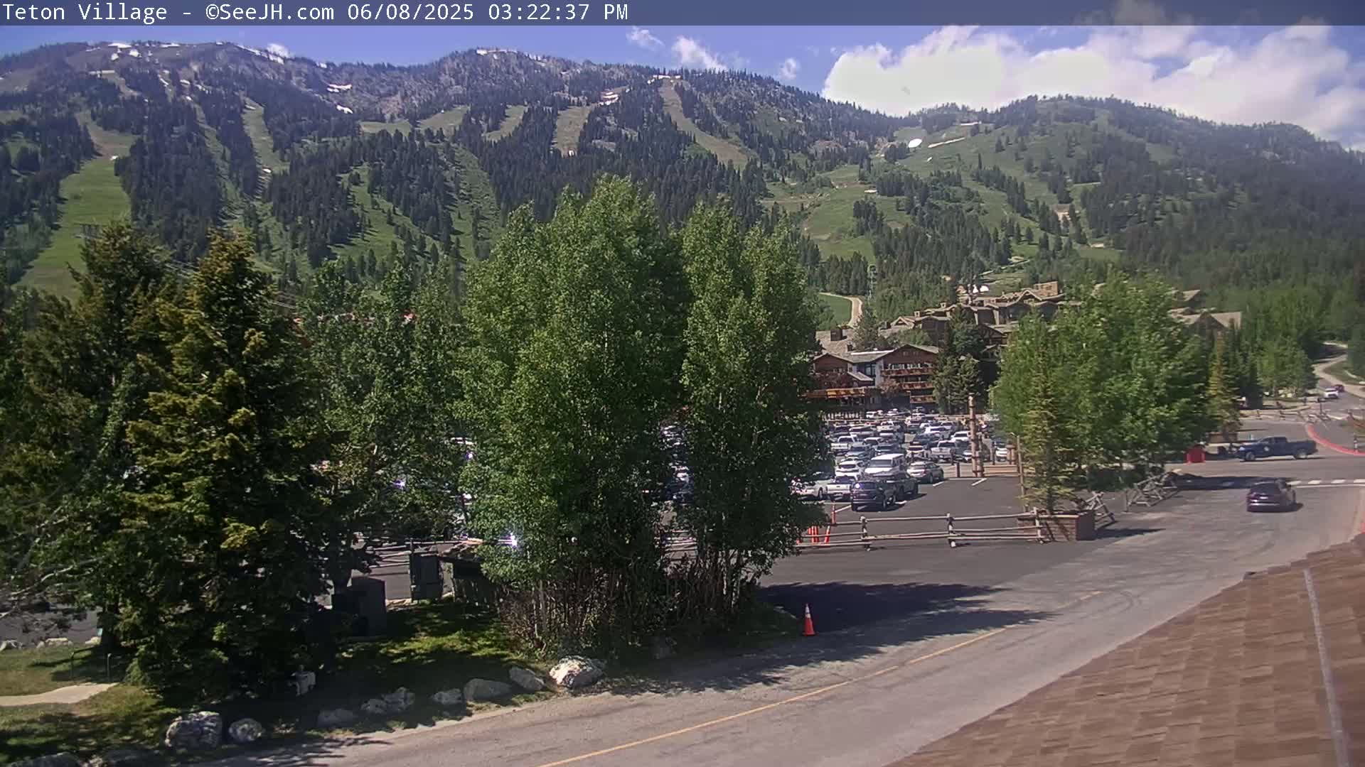 Teton Village & Grand Tetons Ski Slopes Live Cam - Teton Village , Teton, Wyoming, USA