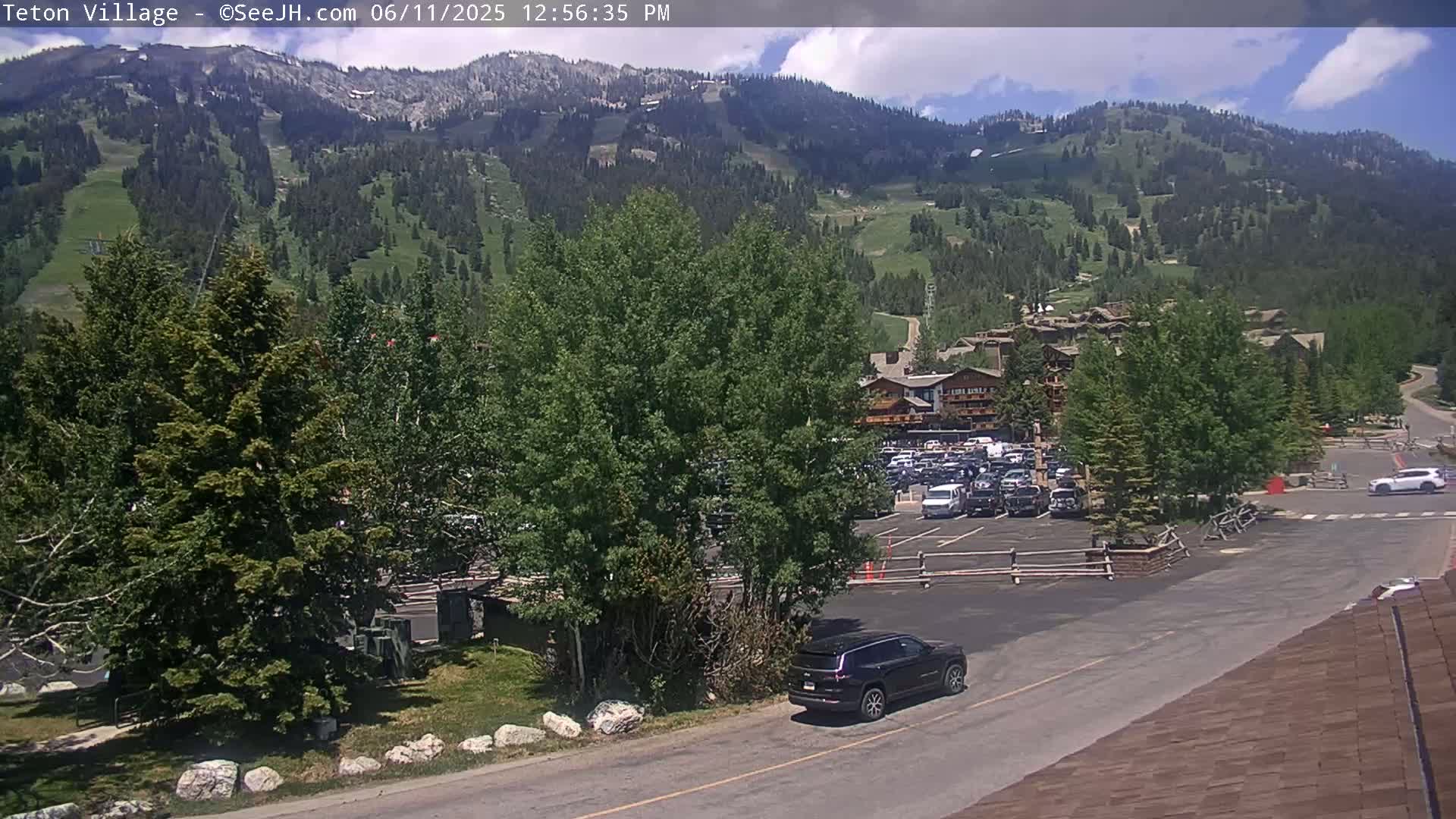 Teton Village & Grand Tetons Ski Slopes Live Cam - Teton Village , Teton, Wyoming, USA