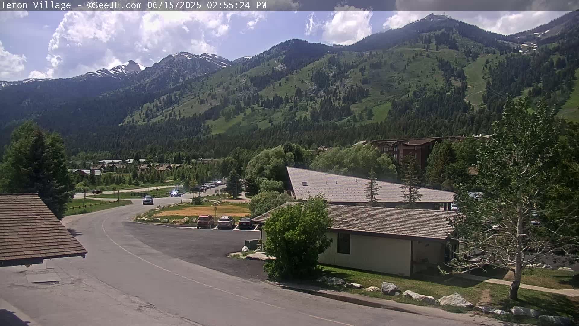 Teton Village & Grand Tetons Ski Slopes Live Cam - Teton Village , Teton, Wyoming, USA
