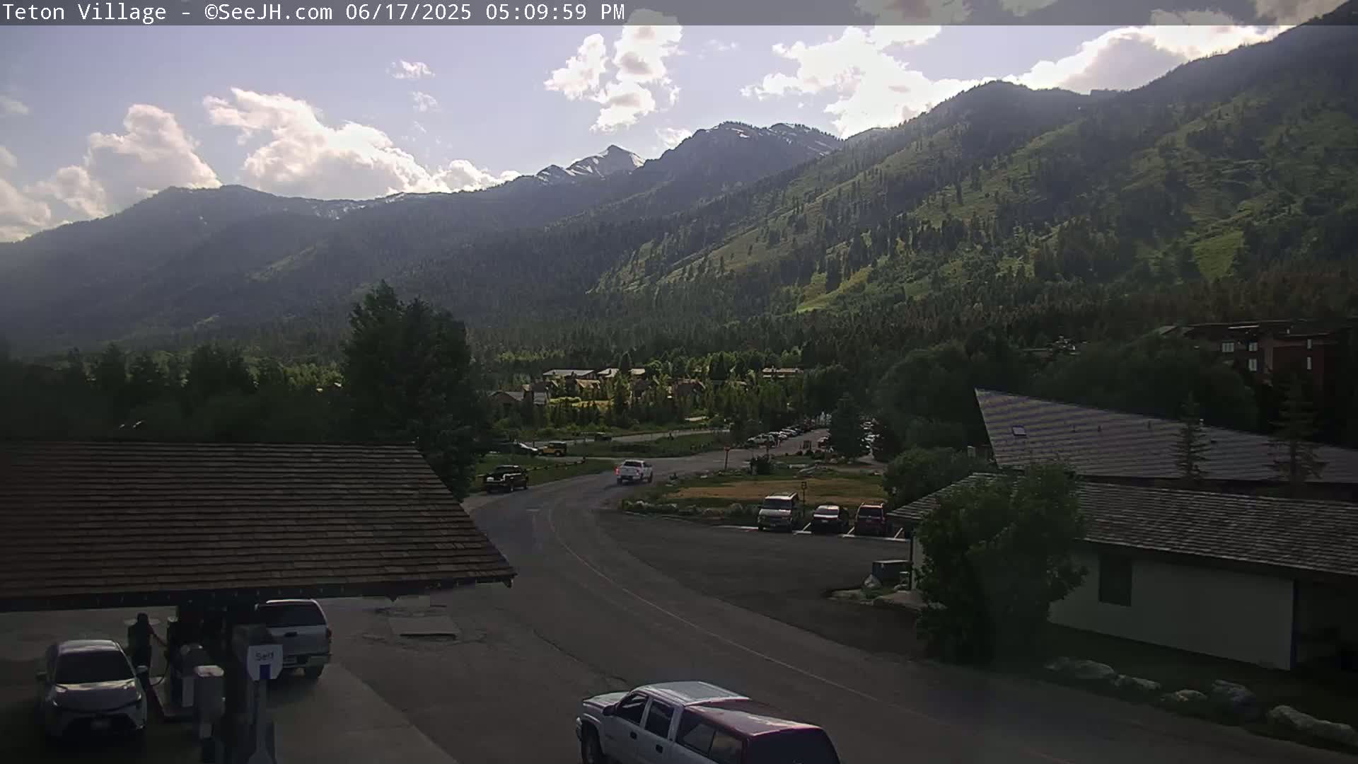 Teton Village & Grand Tetons Ski Slopes Live Cam - Teton Village , Teton, Wyoming, USA