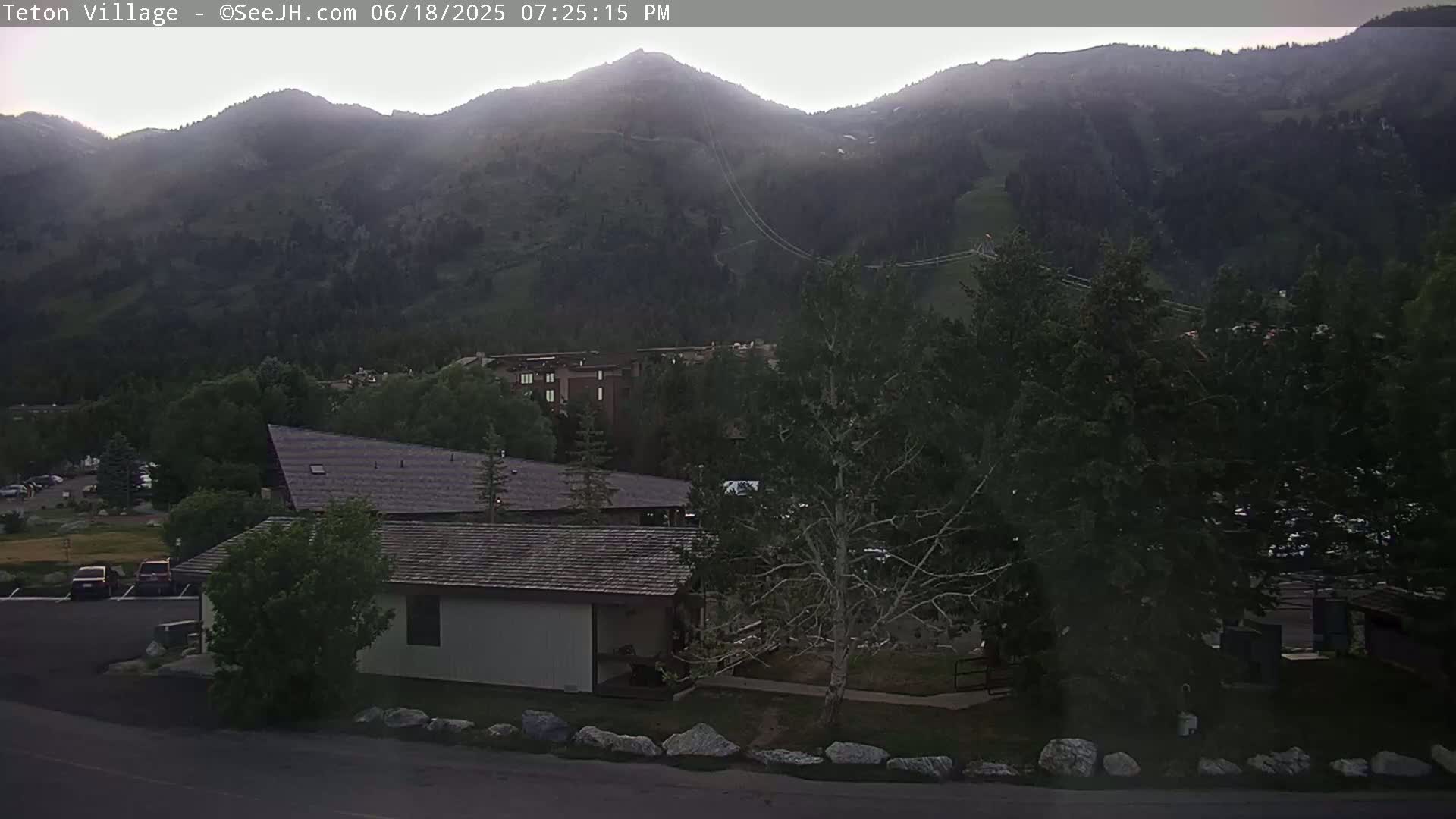 Teton Village & Grand Tetons Ski Slopes Live Cam - Teton Village , Teton, Wyoming, USA