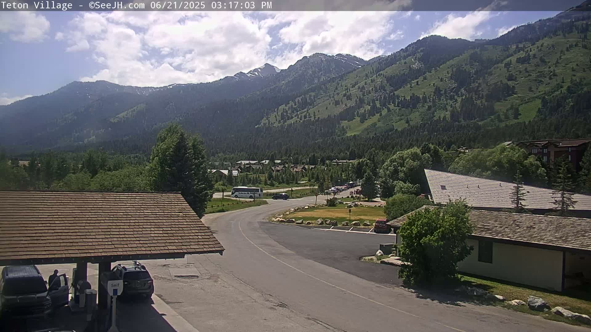 Teton Village & Grand Tetons Ski Slopes Live Cam - Teton Village , Teton, Wyoming, USA