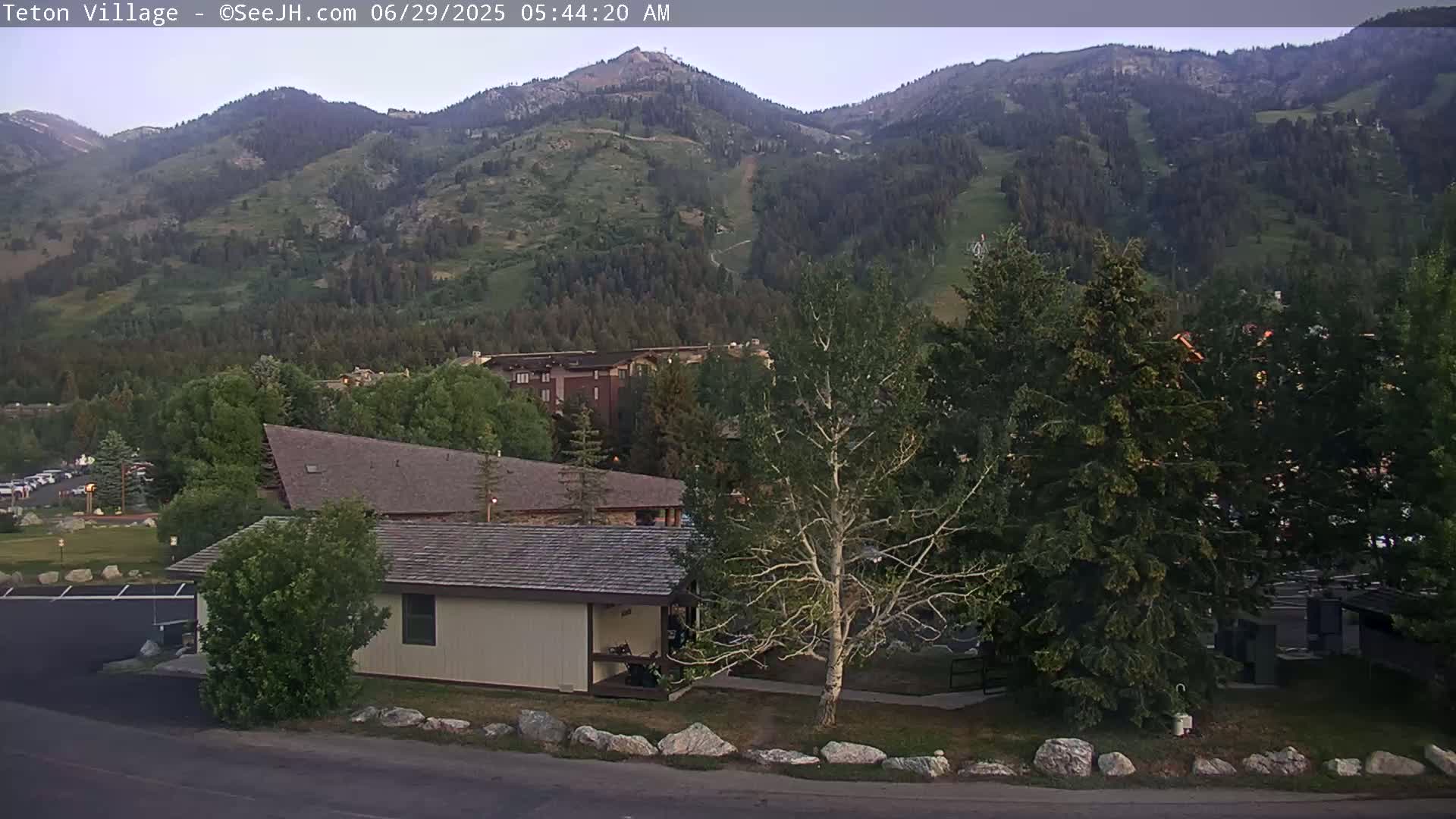 Teton Village & Grand Tetons Ski Slopes Live Cam - Teton Village , Teton, Wyoming, USA