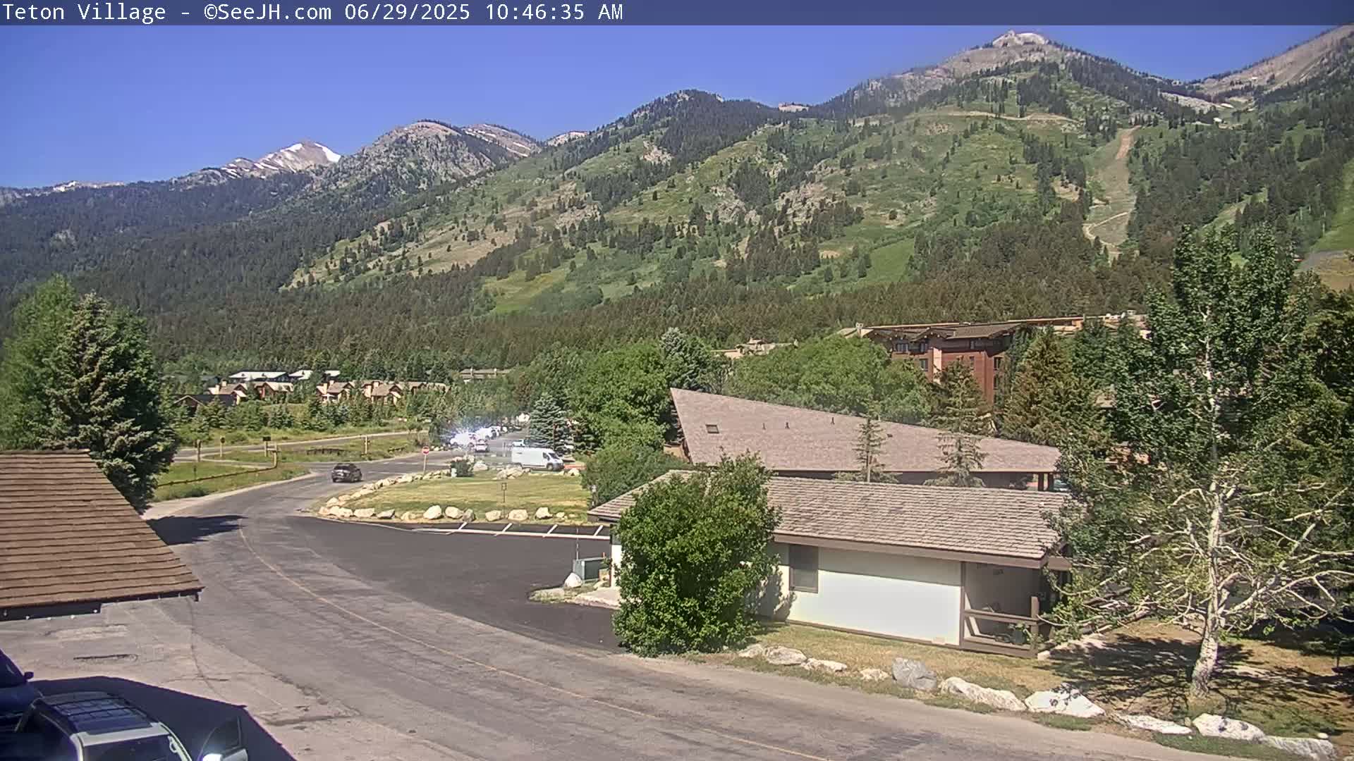 Teton Village & Grand Tetons Ski Slopes Live Cam - Teton Village , Teton, Wyoming, USA