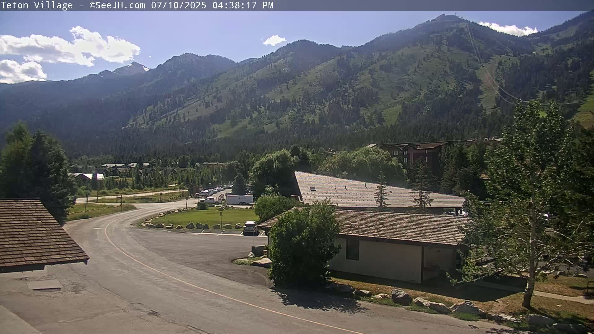 Teton Village & Grand Tetons Ski Slopes Live Cam - Teton Village , Teton, Wyoming, USA