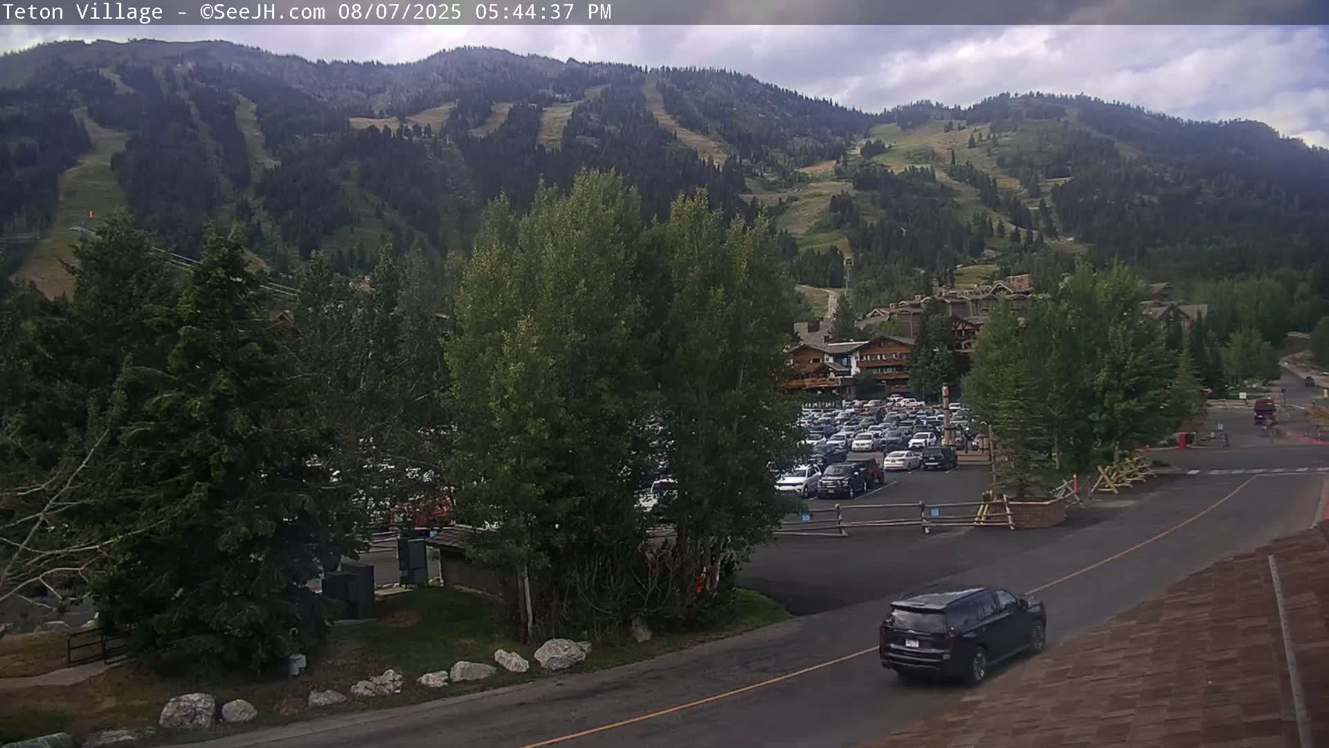 Teton Village & Grand Tetons Ski Slopes Live Cam - Teton Village , Teton, Wyoming, USA